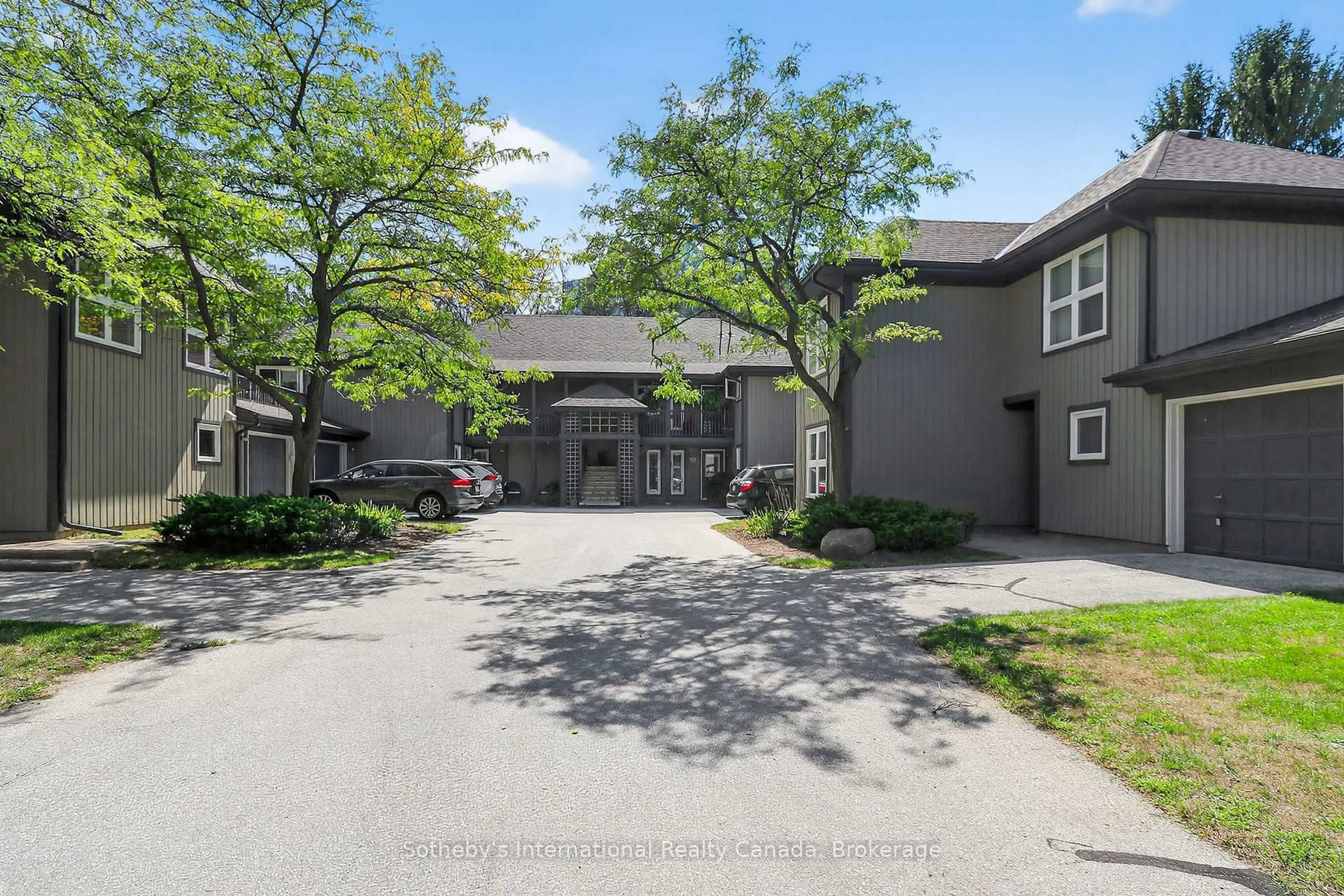 Patio, street for 388 Mariners Way, Collingwood Ontario L9Y 5C7