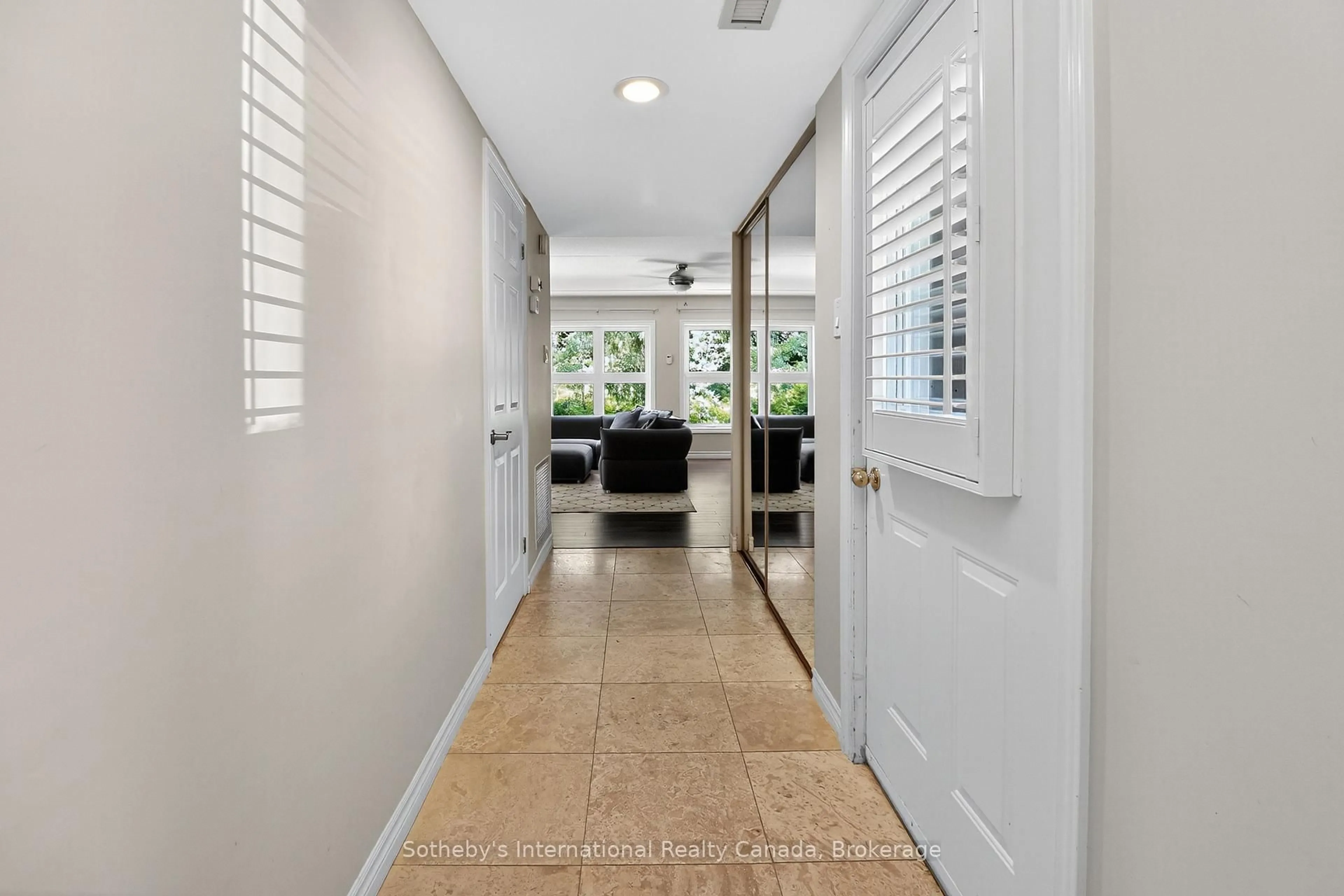 Indoor entryway for 388 Mariners Way, Collingwood Ontario L9Y 5C7