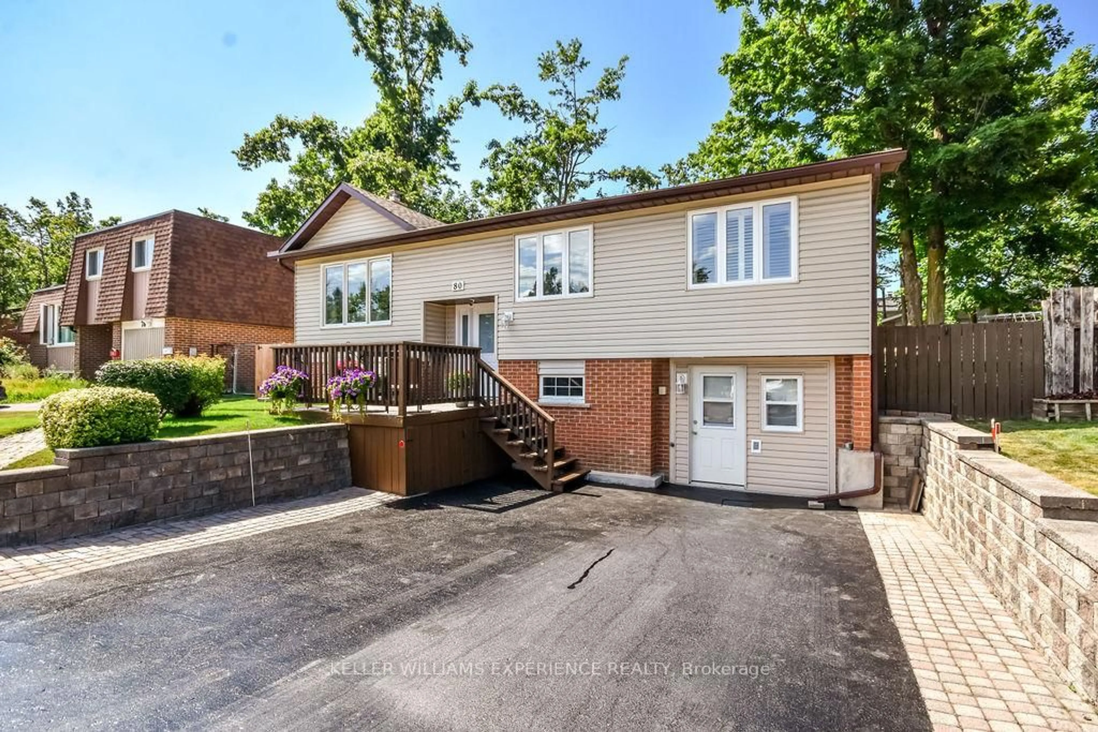 Home with brick exterior material, street for 80 Cundles Rd, Barrie Ontario L4M 2Z7