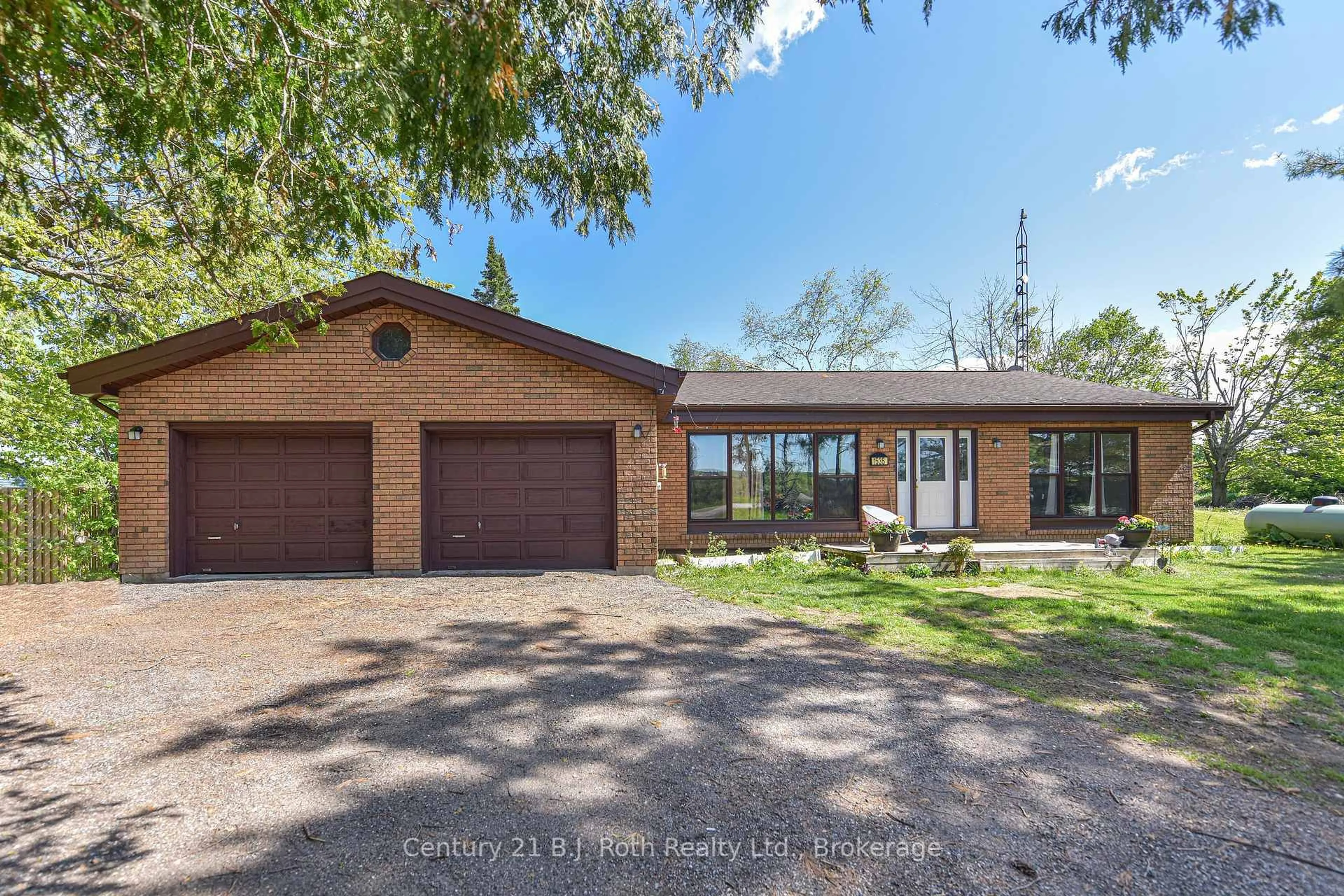 A pic from outside/outdoor area/front of a property/back of a property/a pic from drone, street for 1535 15/16 Sdrd, Oro-Medonte Ontario L0L 1T0