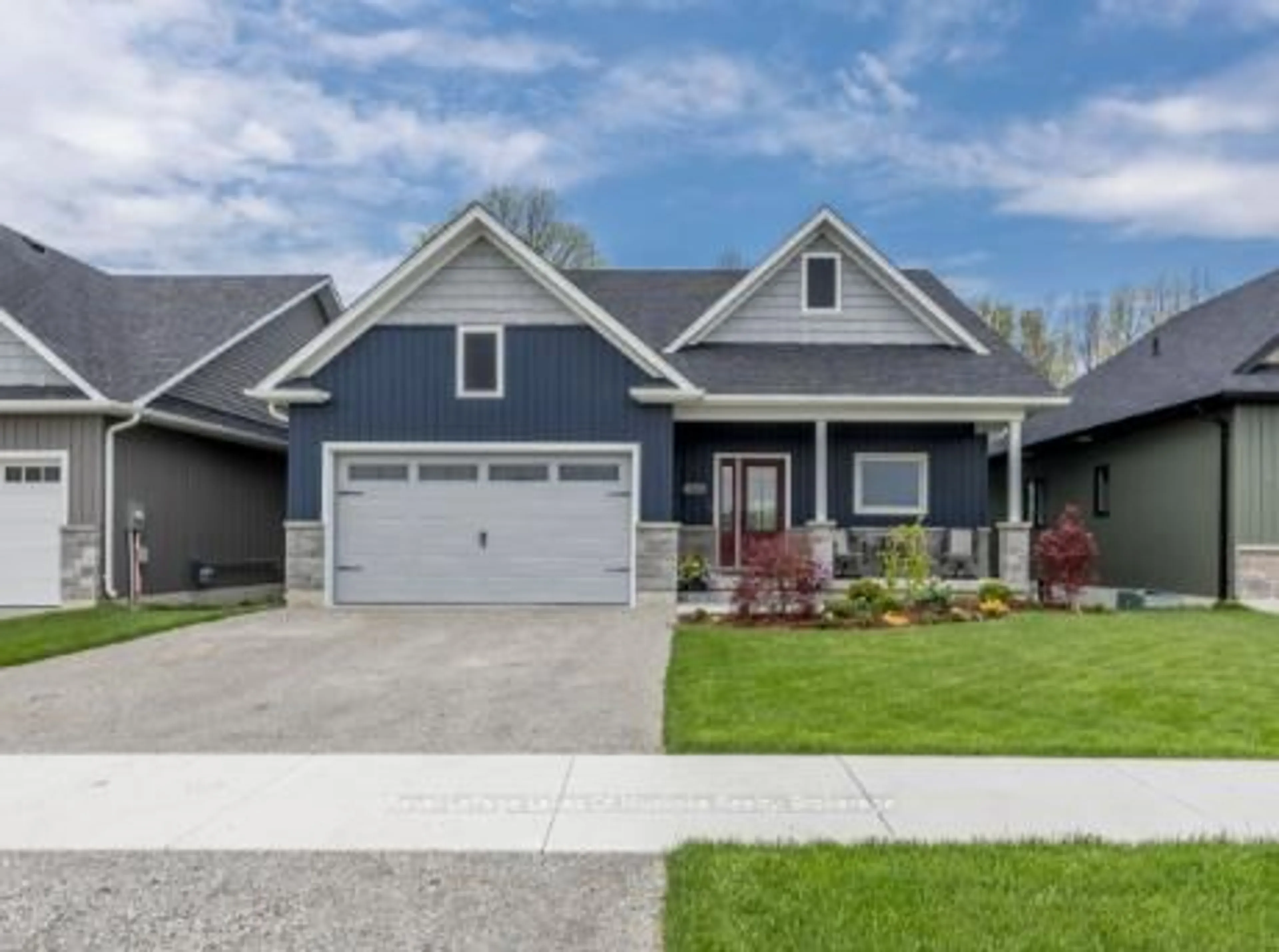 Home with vinyl exterior material, street for 126 Brandon Ave, Severn Ontario L0K 1E0