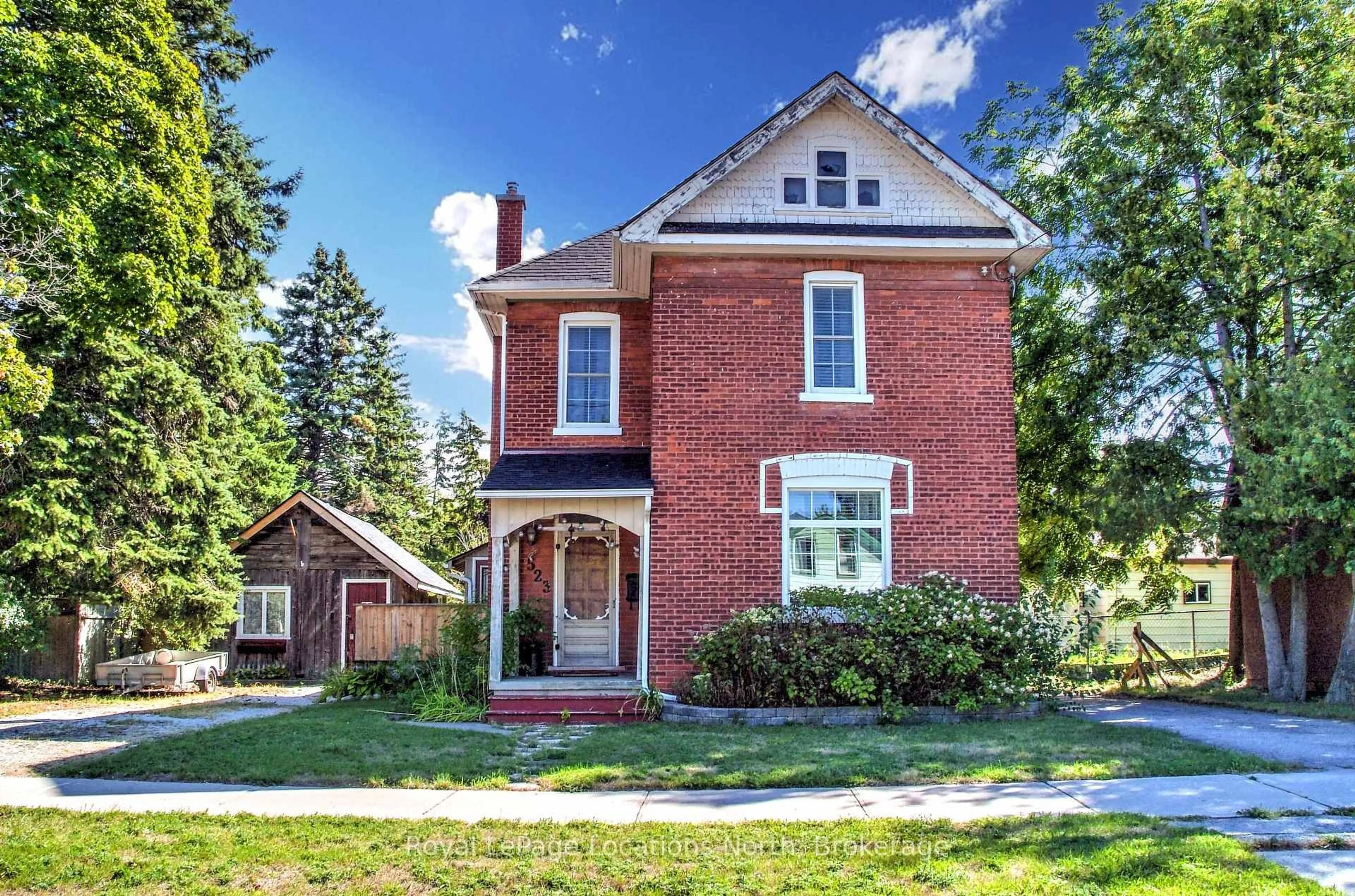 Home with brick exterior material, street for 523 Hurontario St, Collingwood Ontario L9Y 2N2