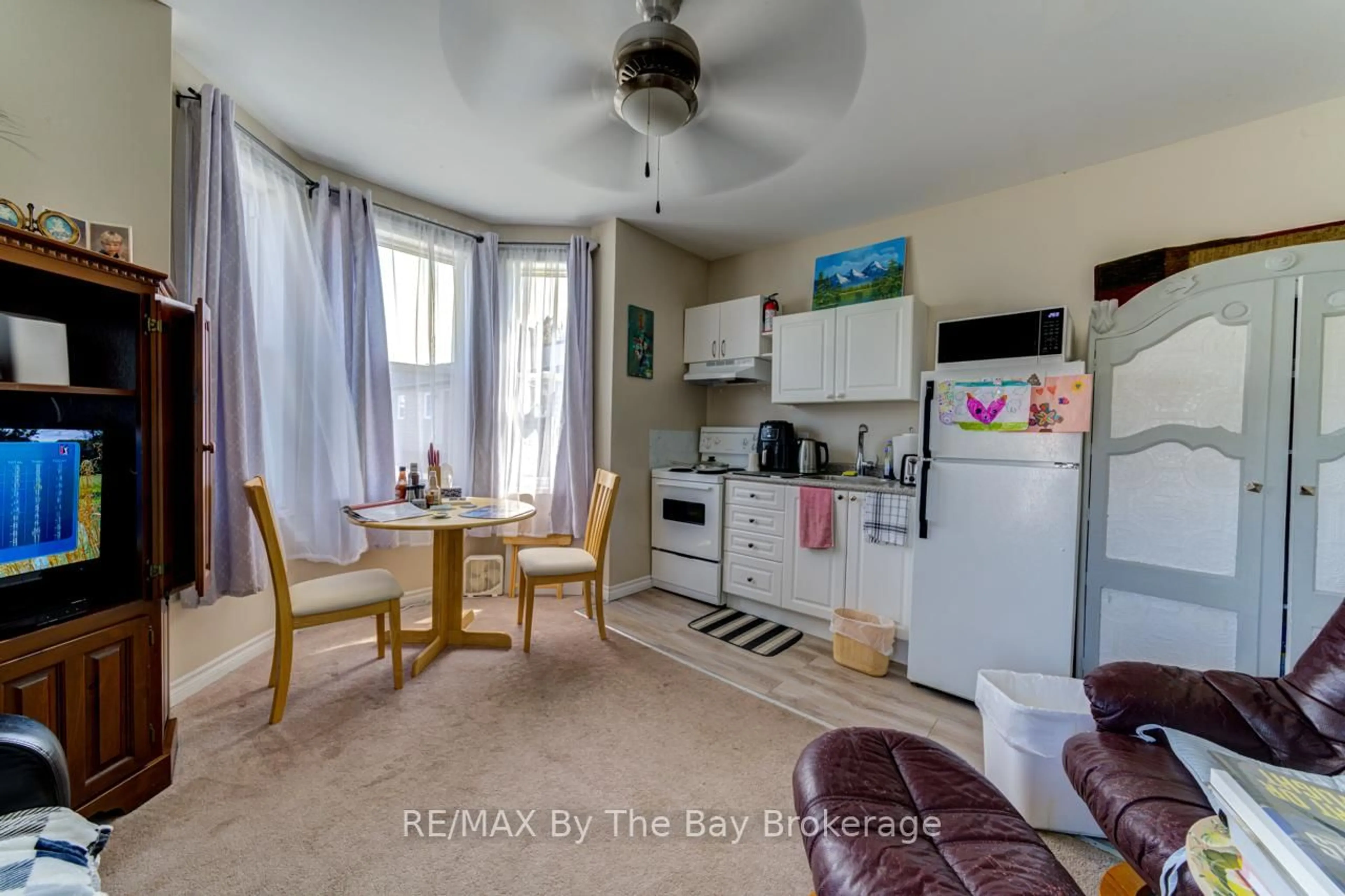 A pic of a room for 8 Yonge St, Springwater Ontario L0L 1P0
