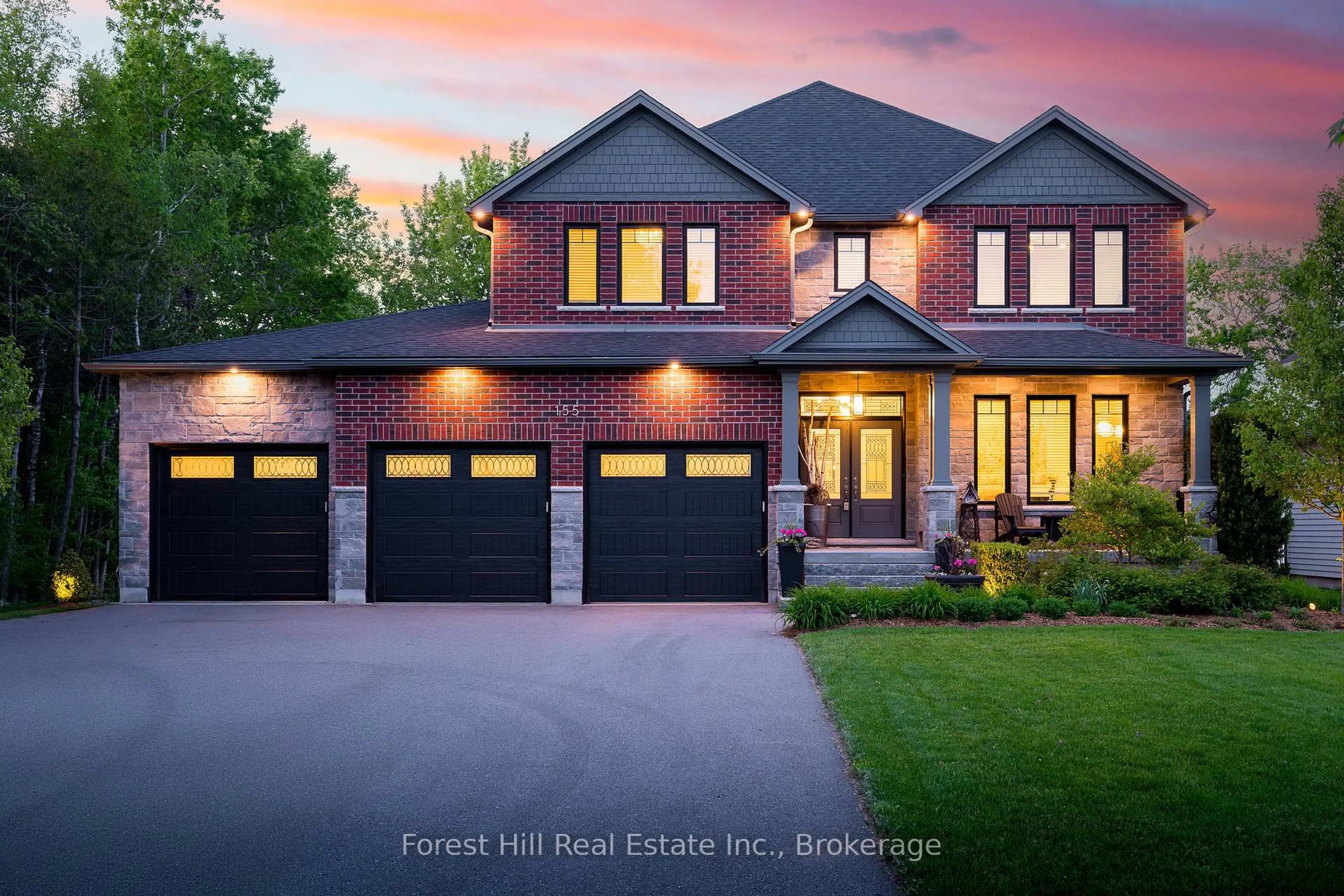 Home with brick exterior material, street for 155 Glenlake Blvd, Collingwood Ontario L9Y 0X2