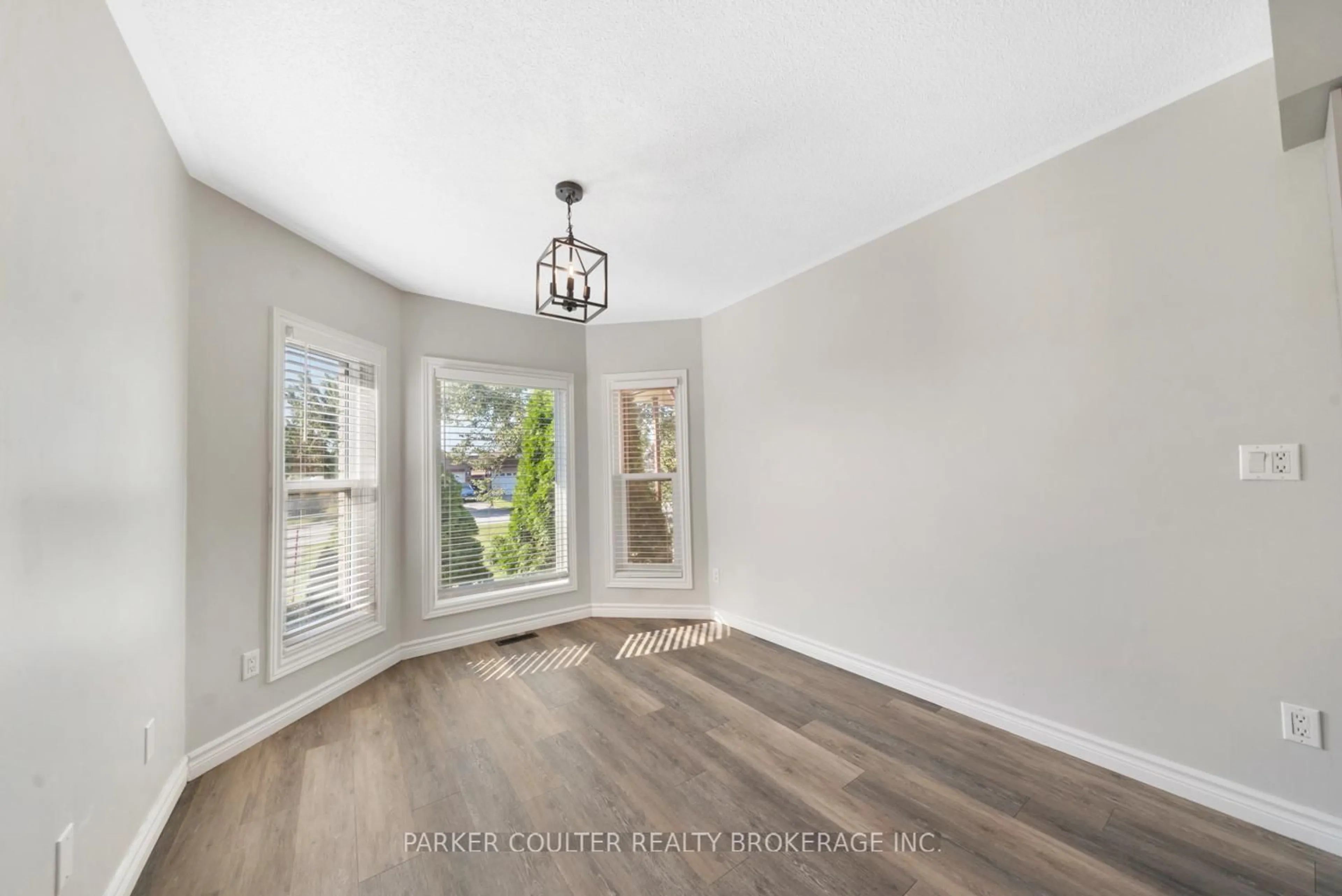 A pic of a room for 94 Buchanan St, Barrie Ontario L4M 6B7