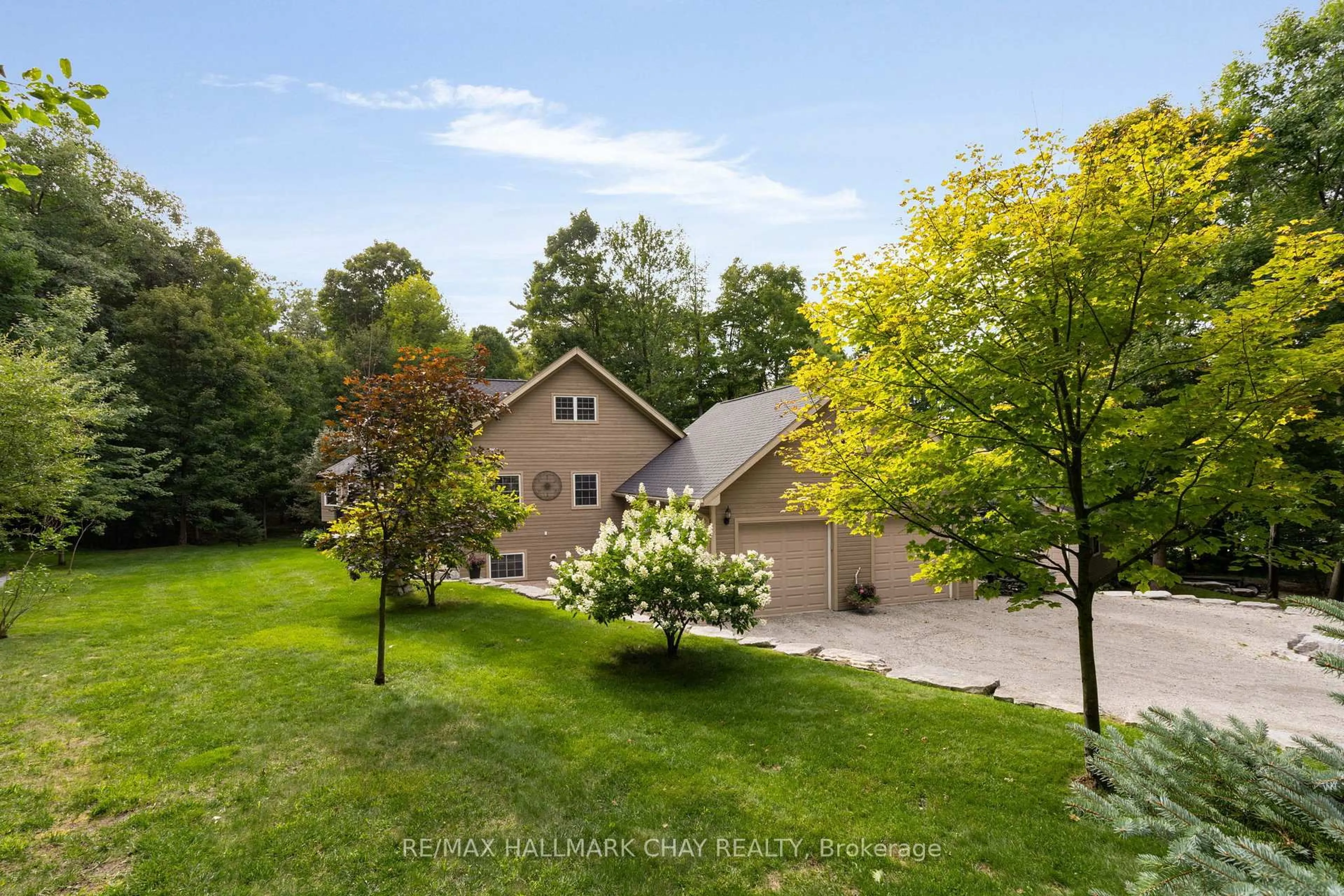 A pic from outside/outdoor area/front of a property/back of a property/a pic from drone, water/lake/river/ocean view for 26 Eleventh St, Midland Ontario L4R 4L9