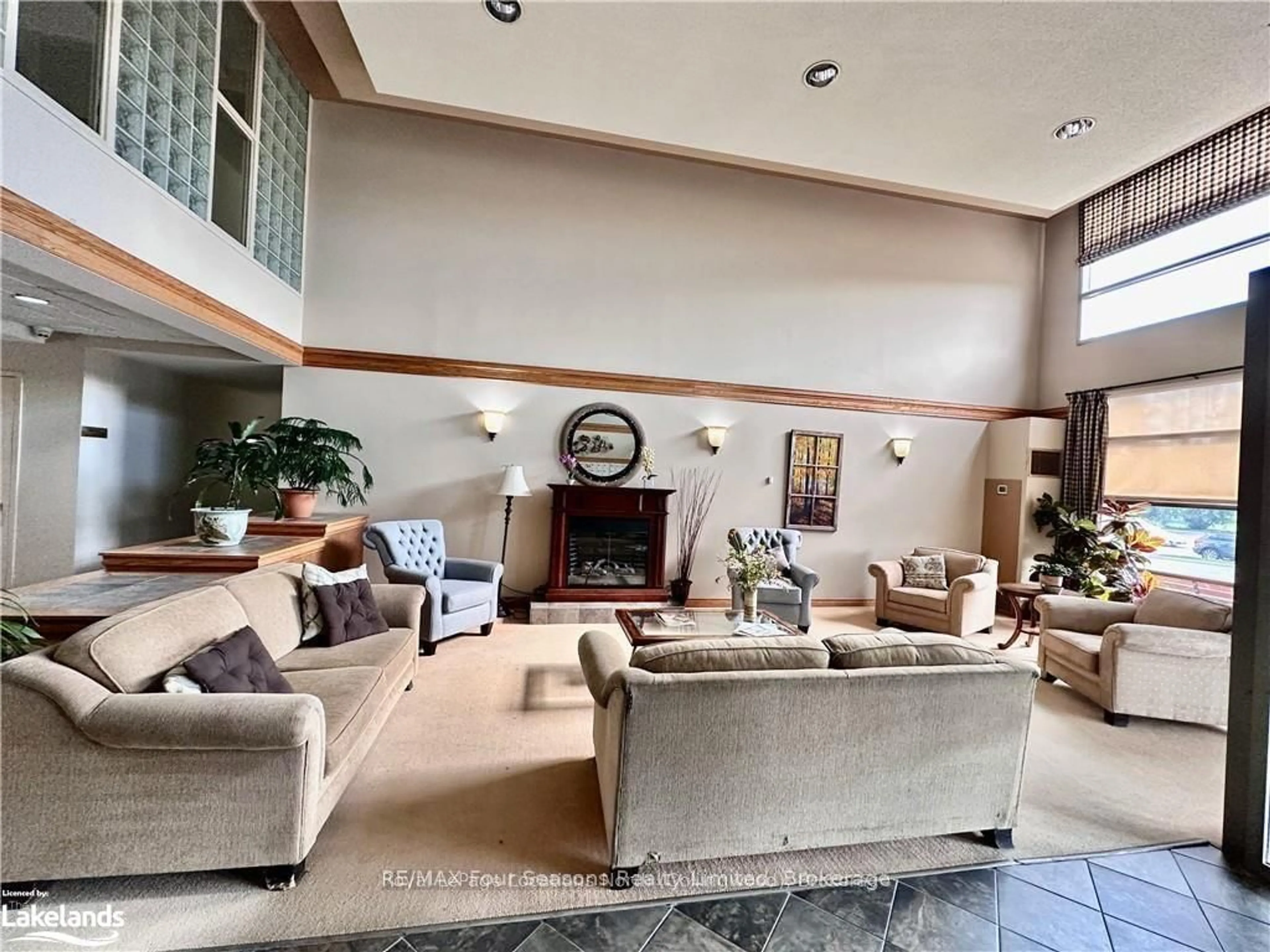 Lobby for 172 Eighth St #316, Collingwood Ontario L9Y 4T2