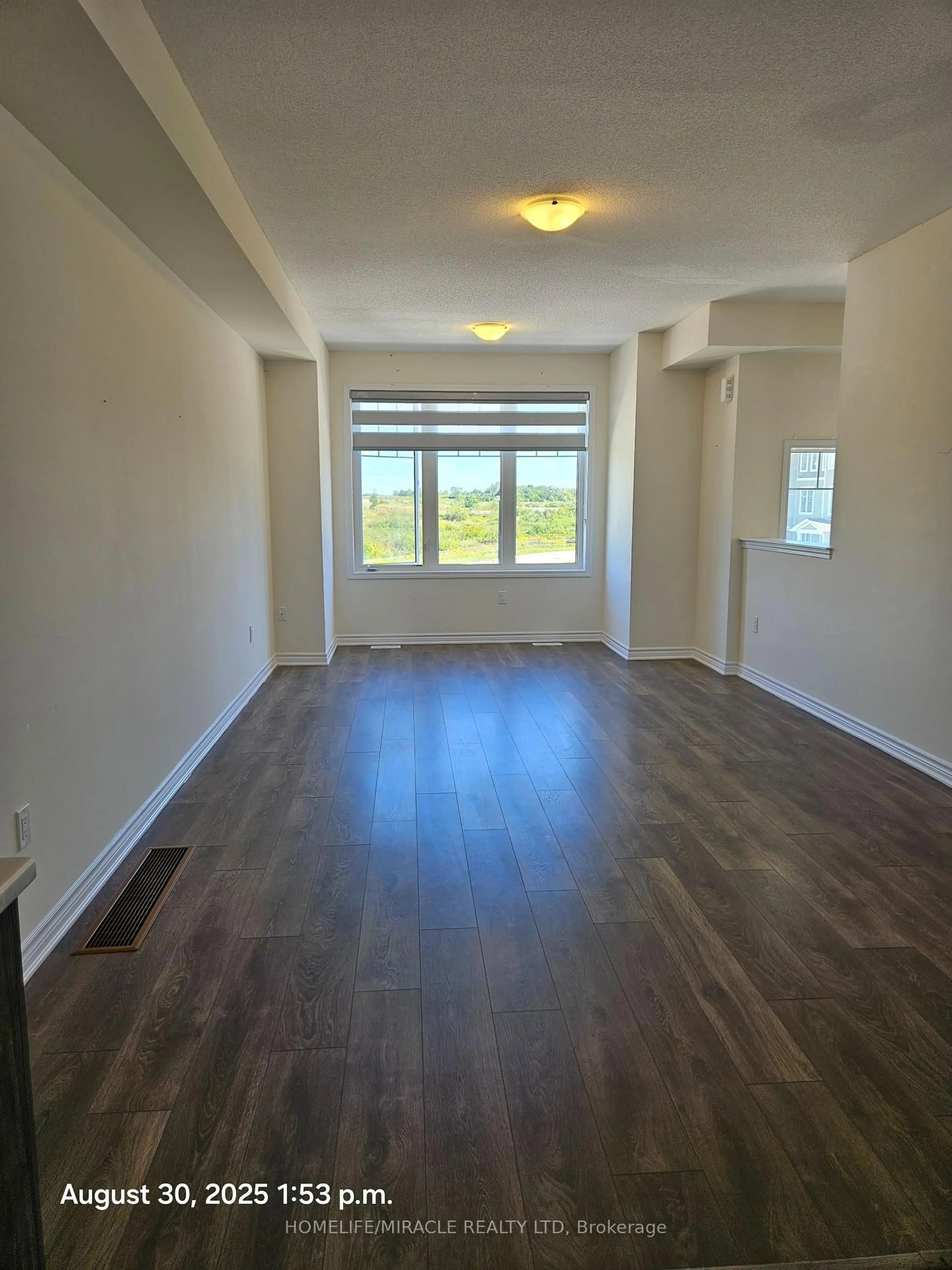 A pic of a room for 30 Lana Circ, Wasaga Beach Ontario L9Z 0L2