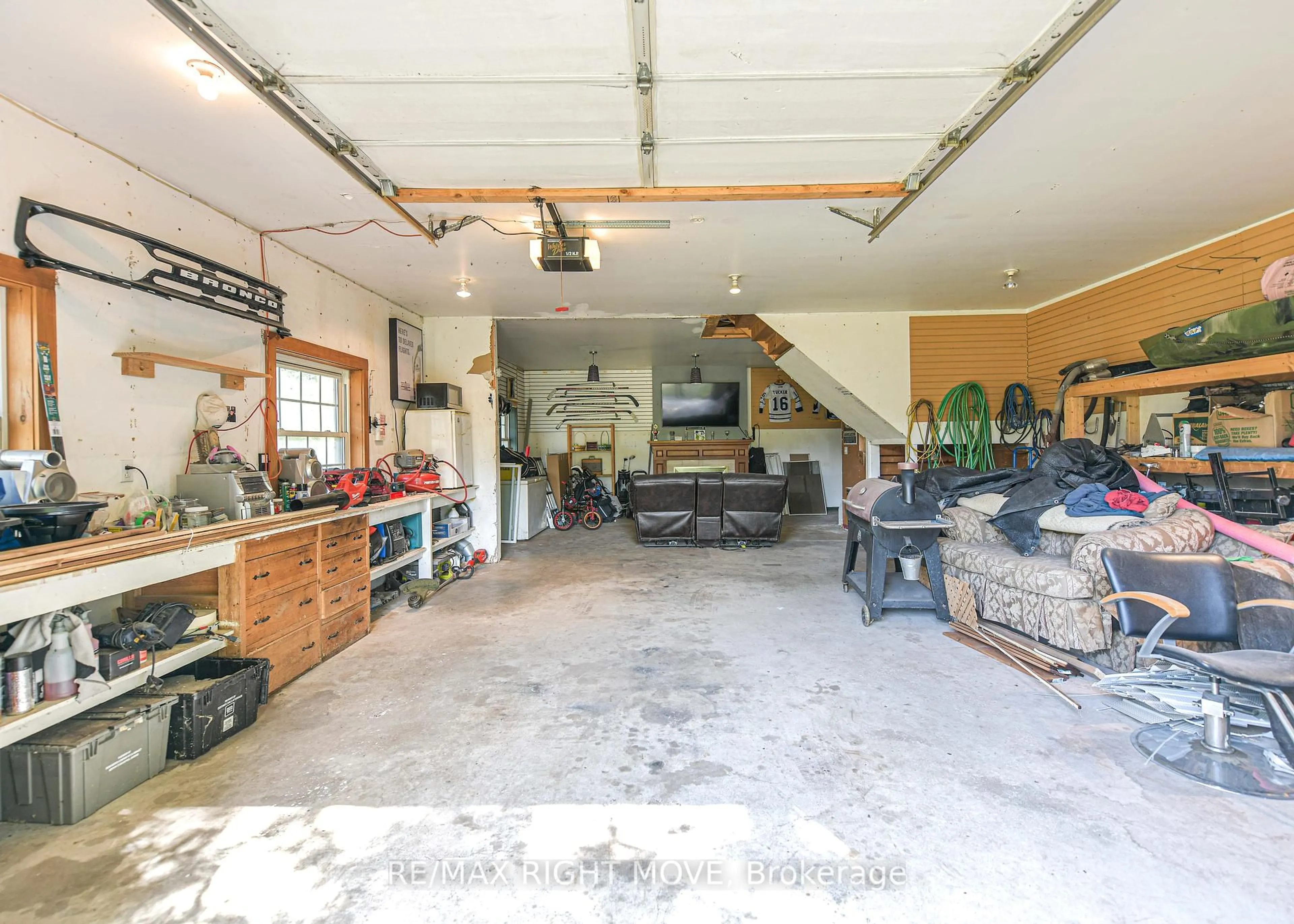Indoor garage for 3323 Park Rd, Severn Ontario L3V 0V9