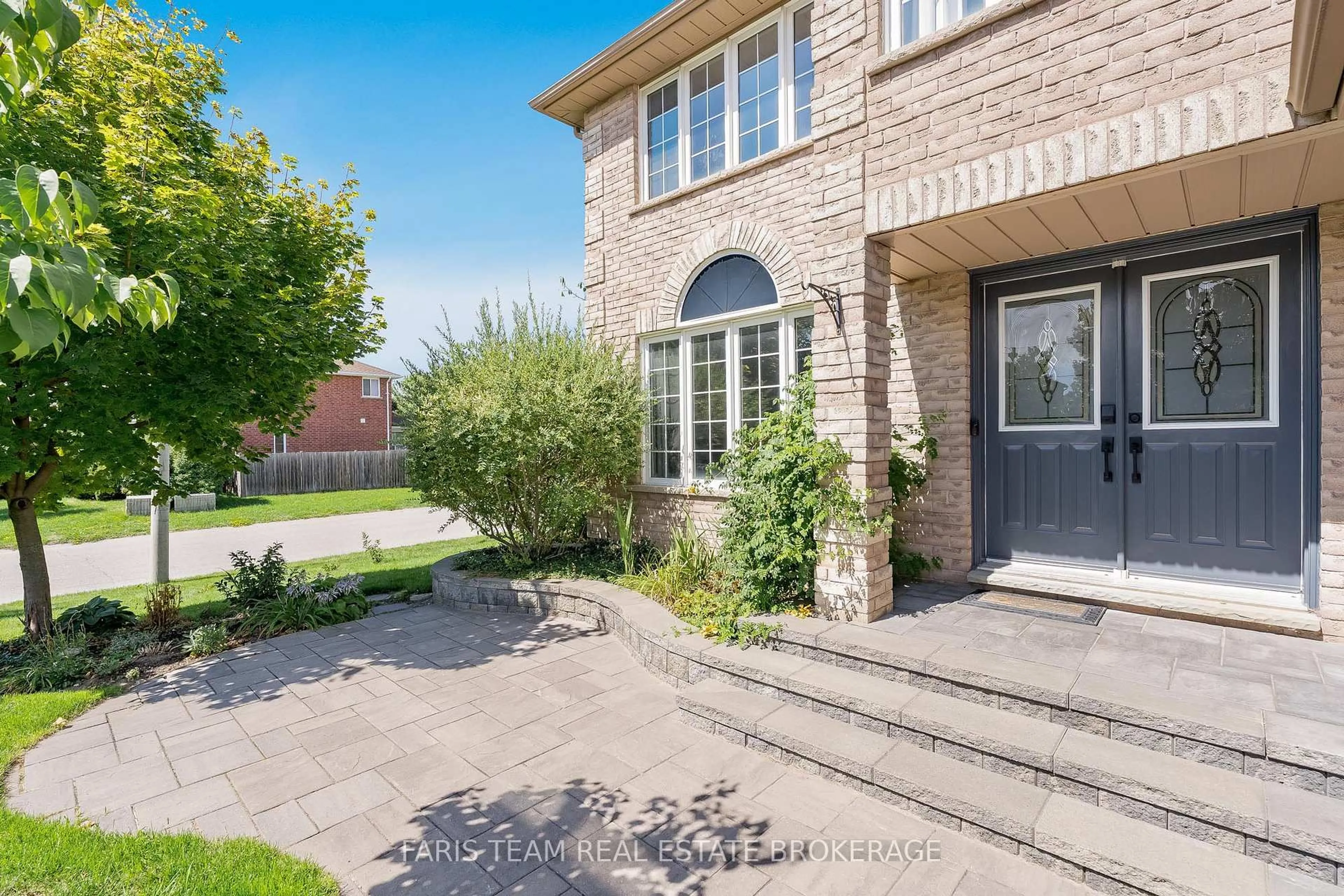 Home with brick exterior material, street for 118 Esther Dr, Barrie Ontario L4N 0V5