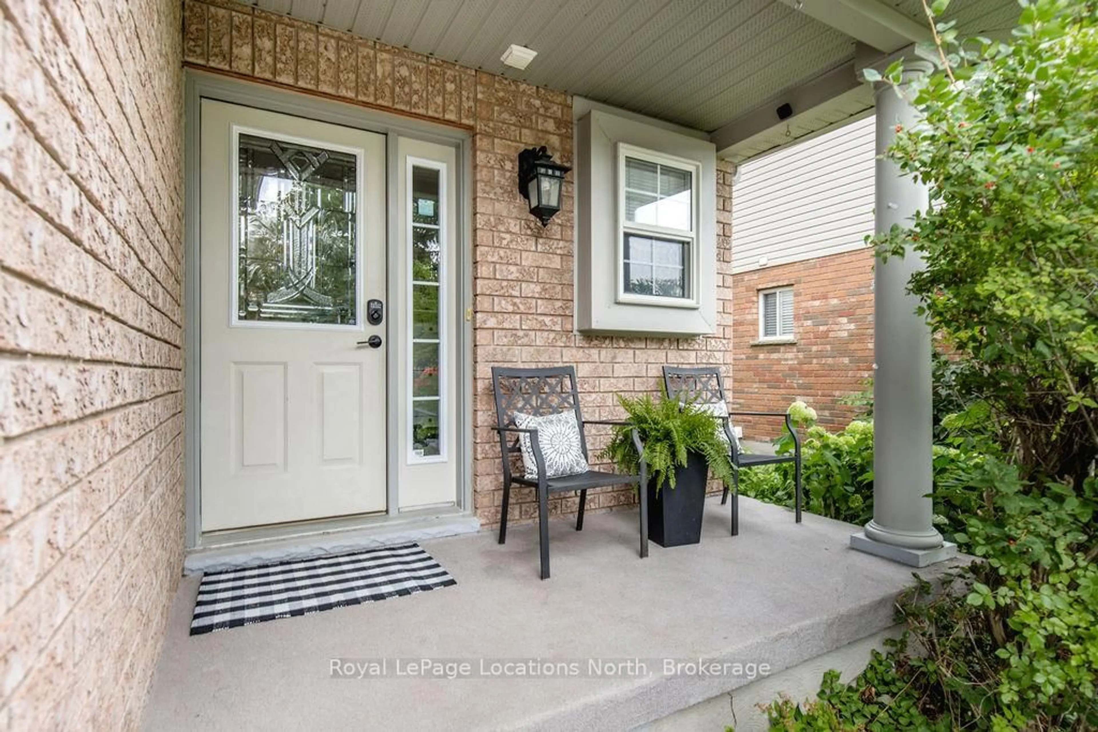 Indoor entryway for 64 Marina Cres, Collingwood Ontario L9Y 5N3