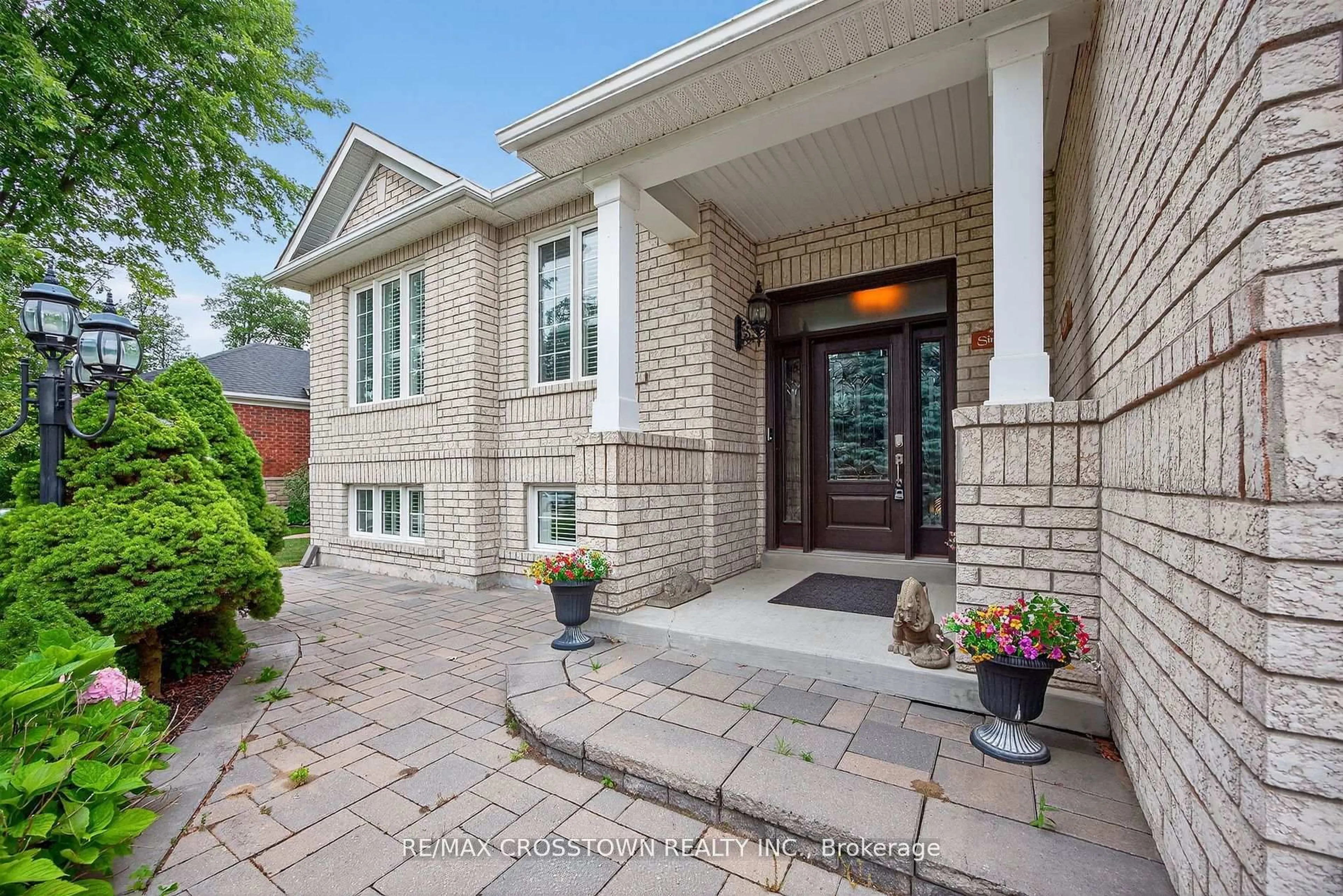 Home with brick exterior material, street for 11 Northwood Dr, Wasaga Beach Ontario L9Z 3B5