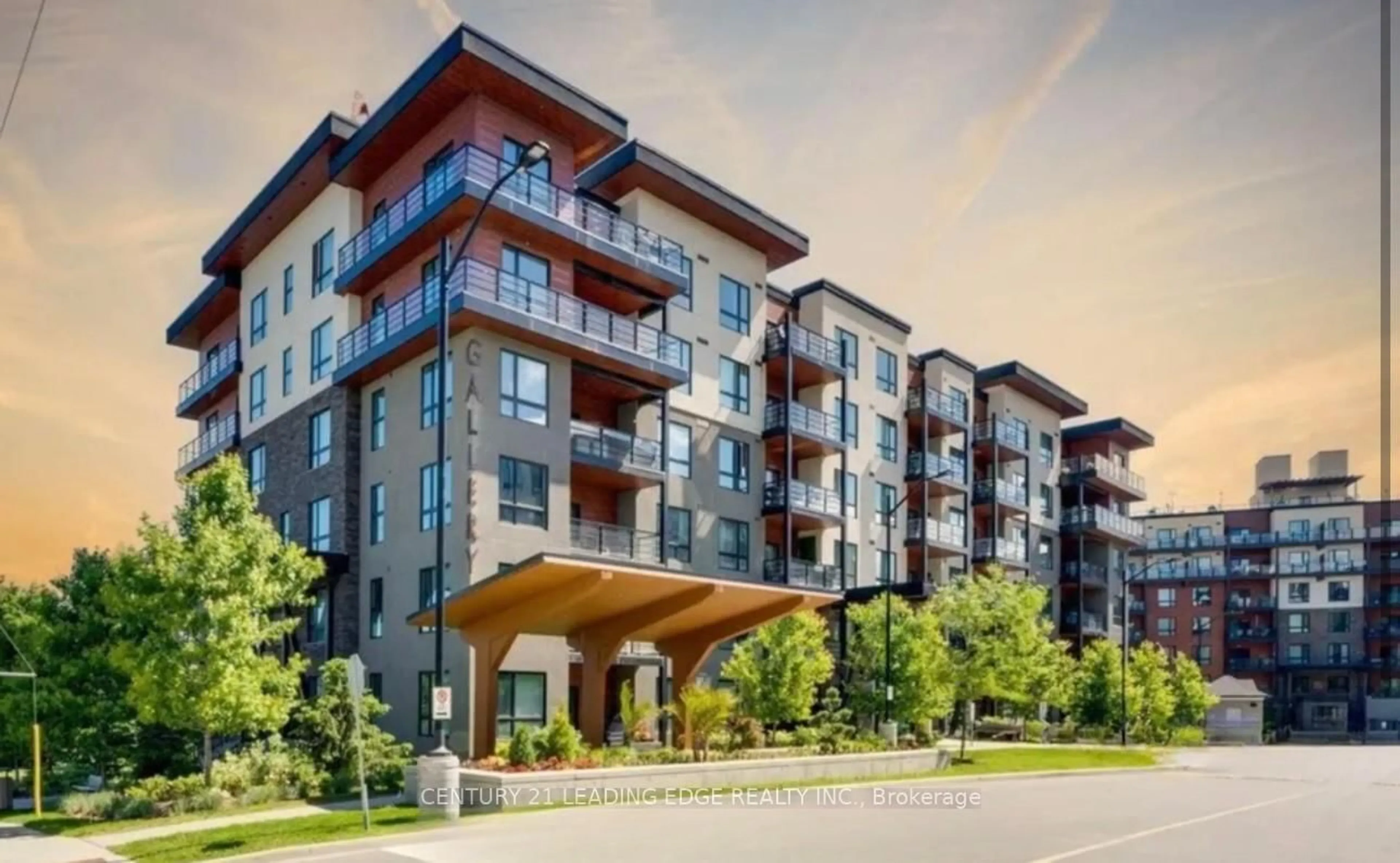 Patio, building for 300 ESSA RD #209, Barrie Ontario L9J 0B9