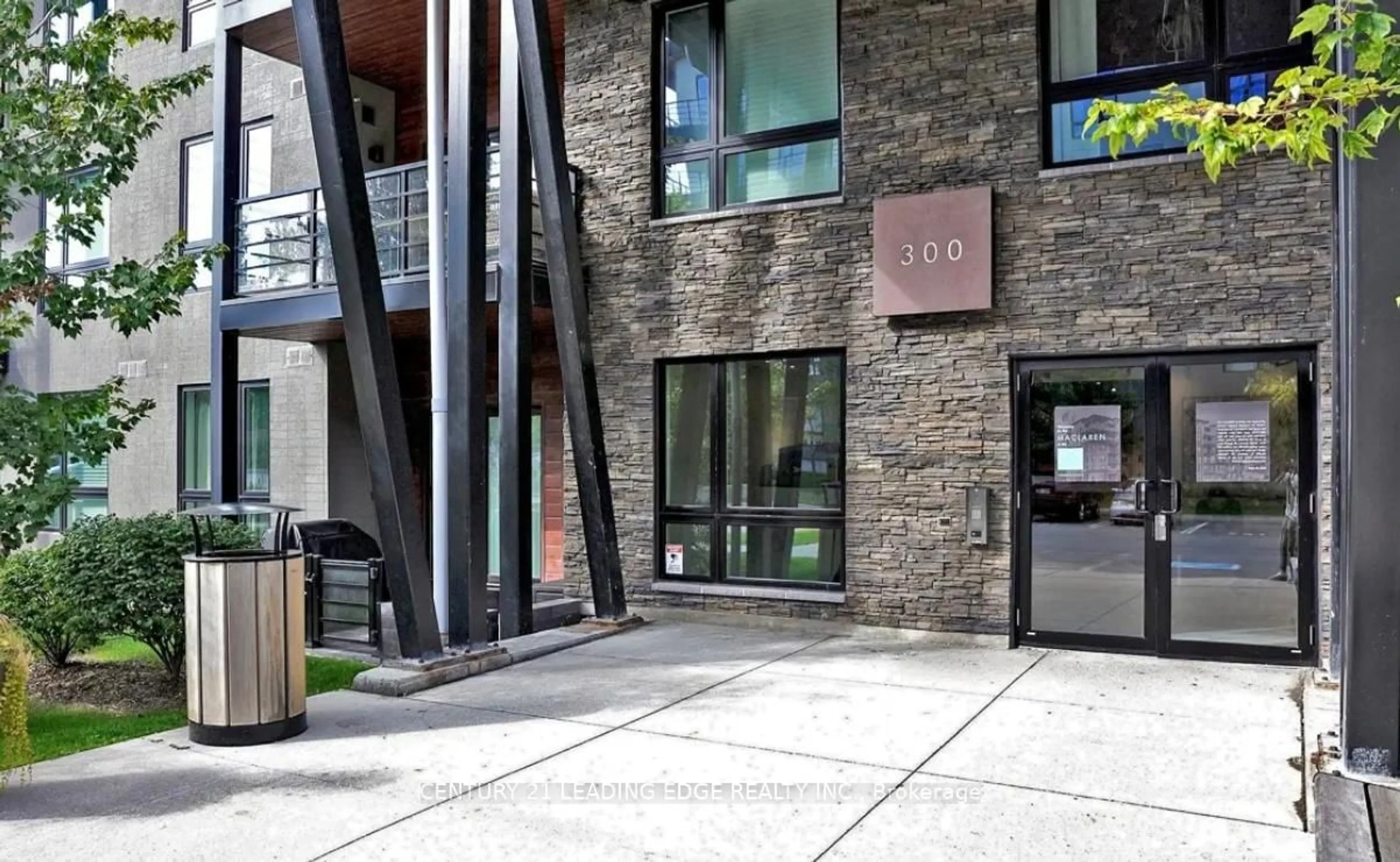 Indoor foyer for 300 ESSA RD #209, Barrie Ontario L9J 0B9