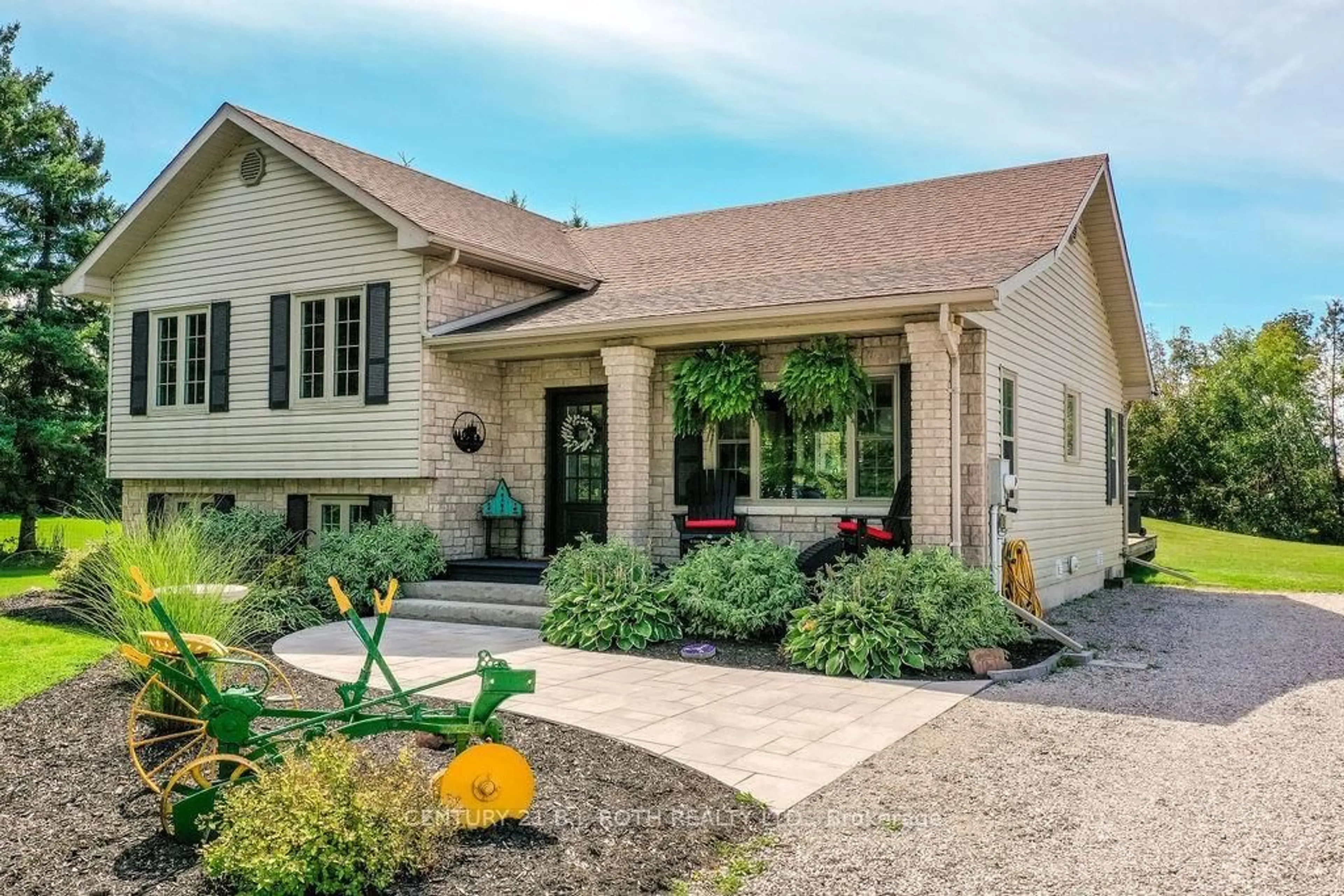 Home with brick exterior material, street for 70 LINE 12 SOUTH Line, Oro-Medonte Ontario L0L 1T0