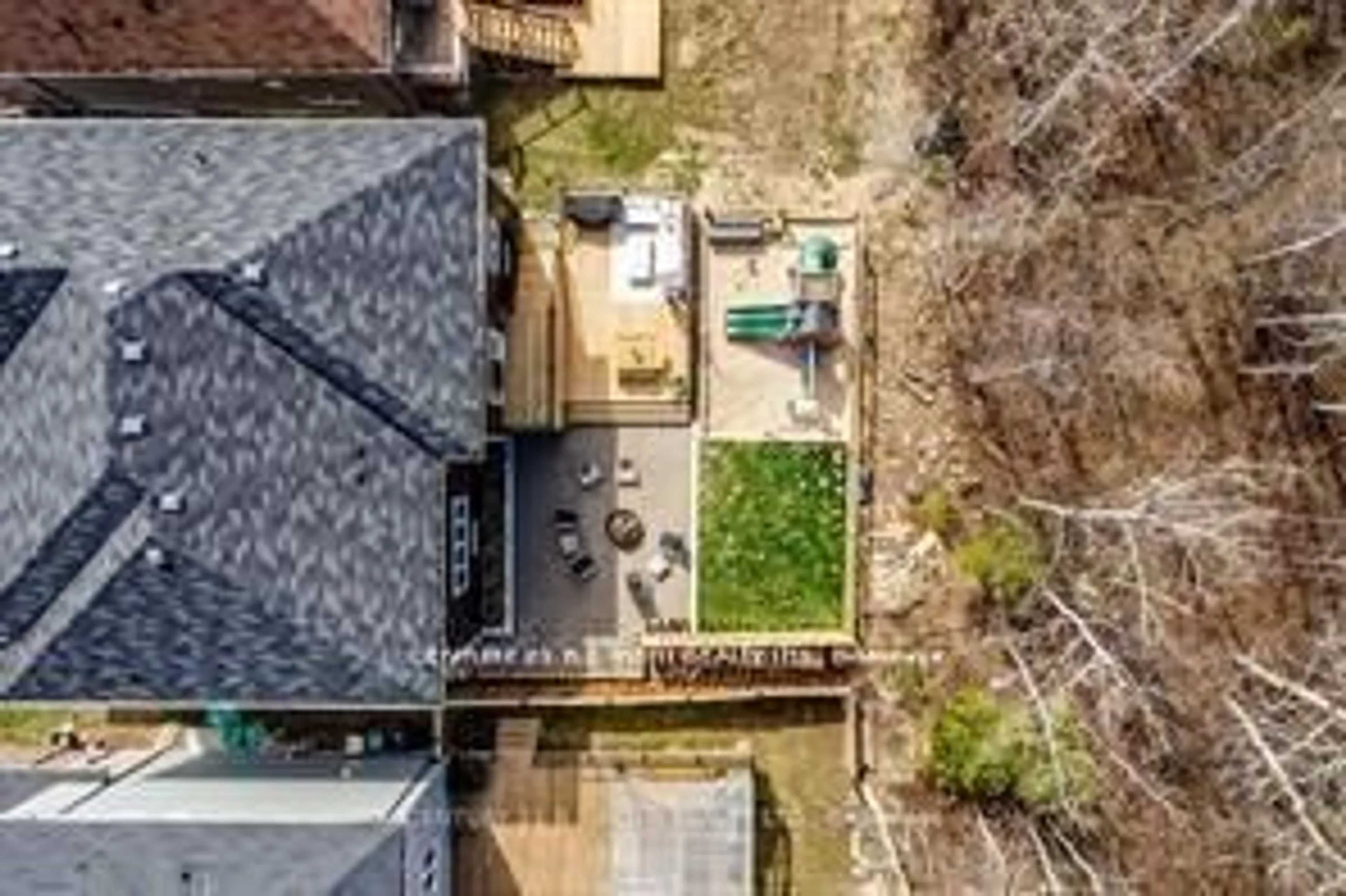 A pic from outside/outdoor area/front of a property/back of a property/a pic from drone, street for 215 Roy Dr, Clearview Ontario L0M 1S0