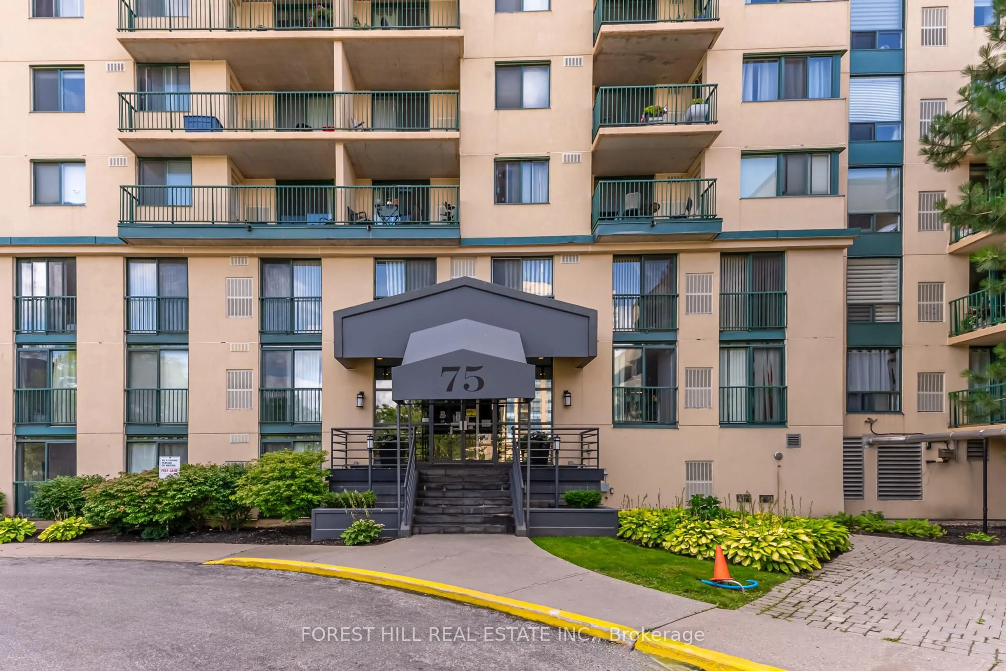 Indoor foyer for 75 Ellen St #410, Barrie Ontario L4N 7R6