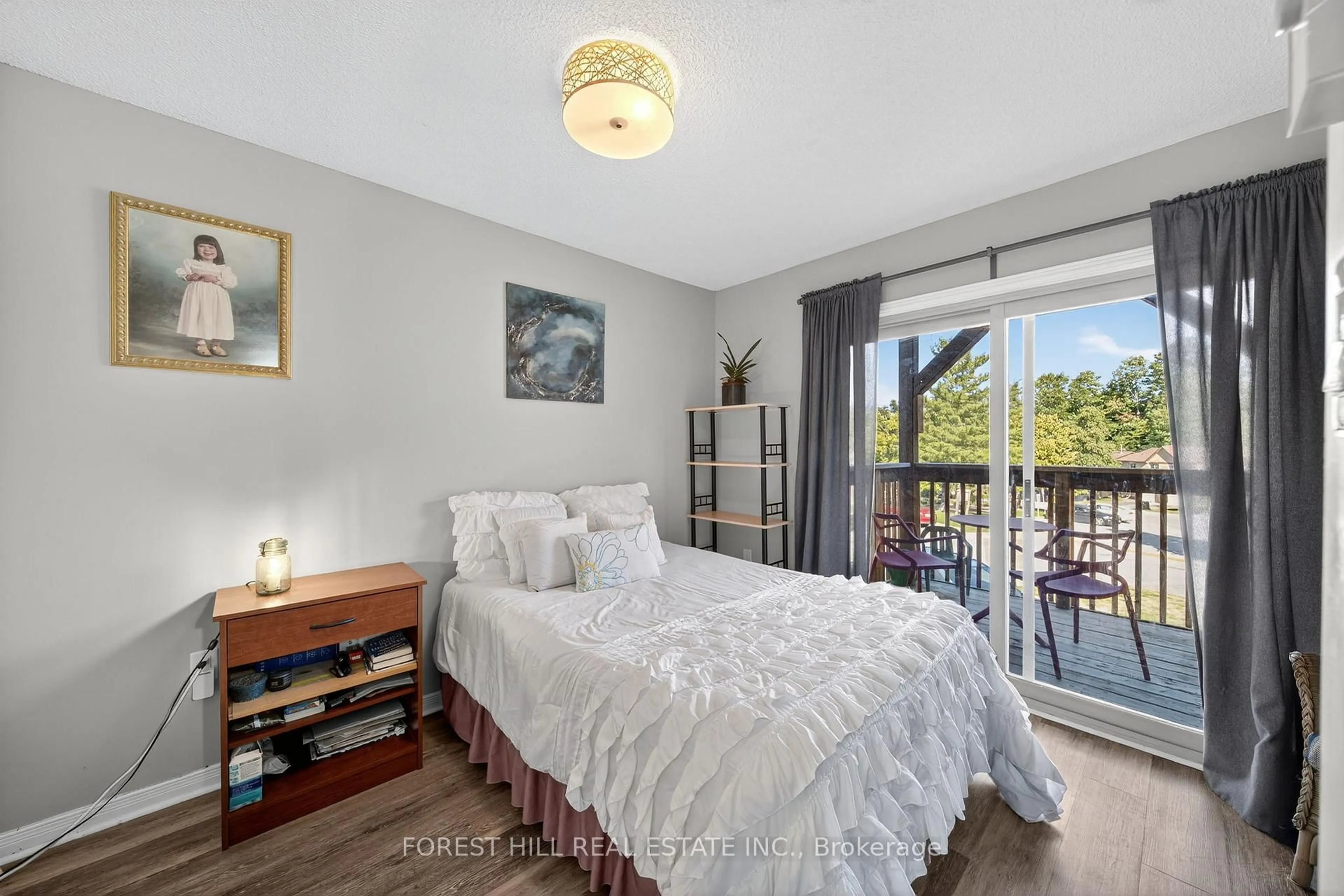 Bedroom with bed, unknown for 22 Meadow Lane #4, Barrie Ontario L4N 7K2