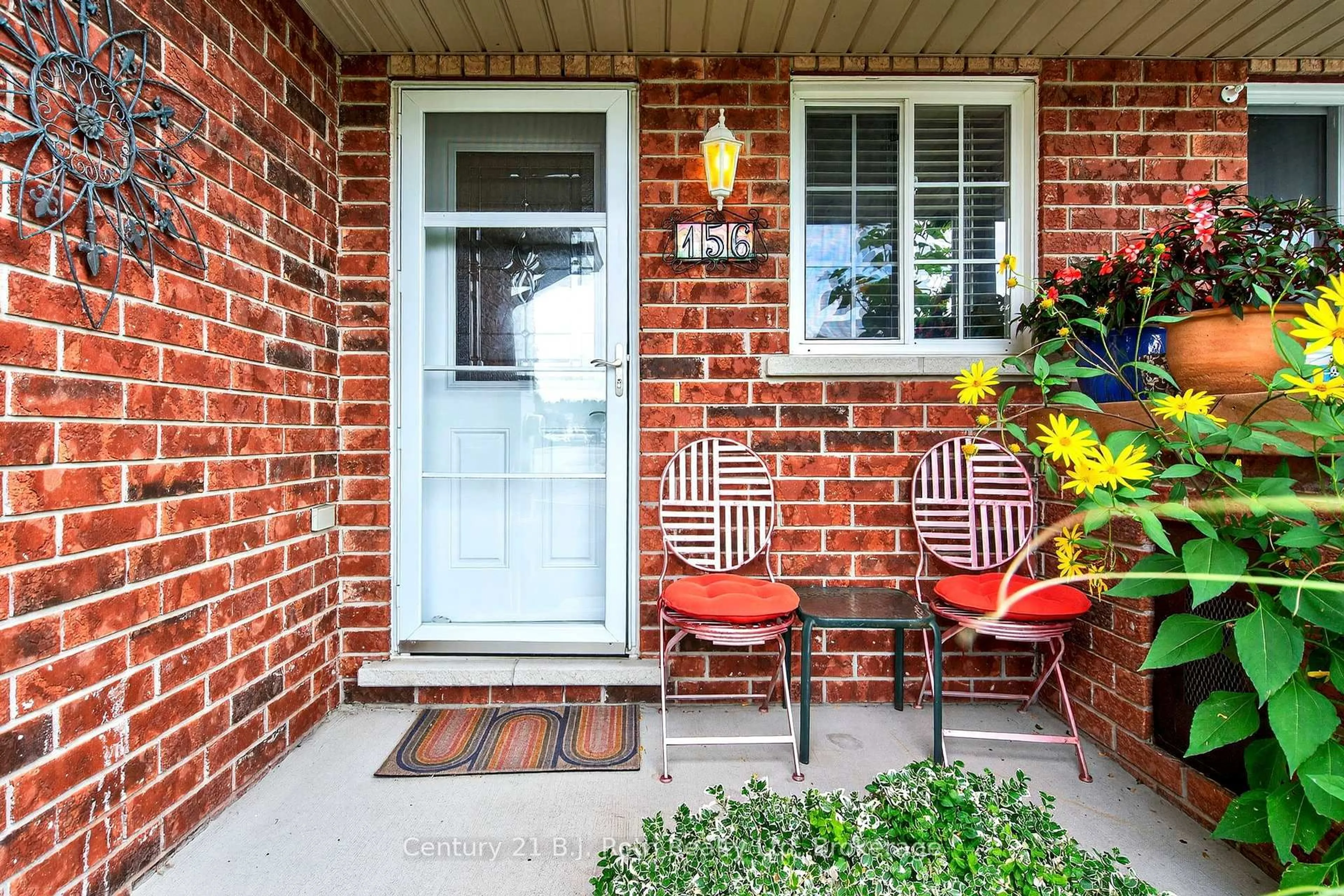 Home with brick exterior material, street for 156 Southwinds Cres, Midland Ontario L4R 0A3
