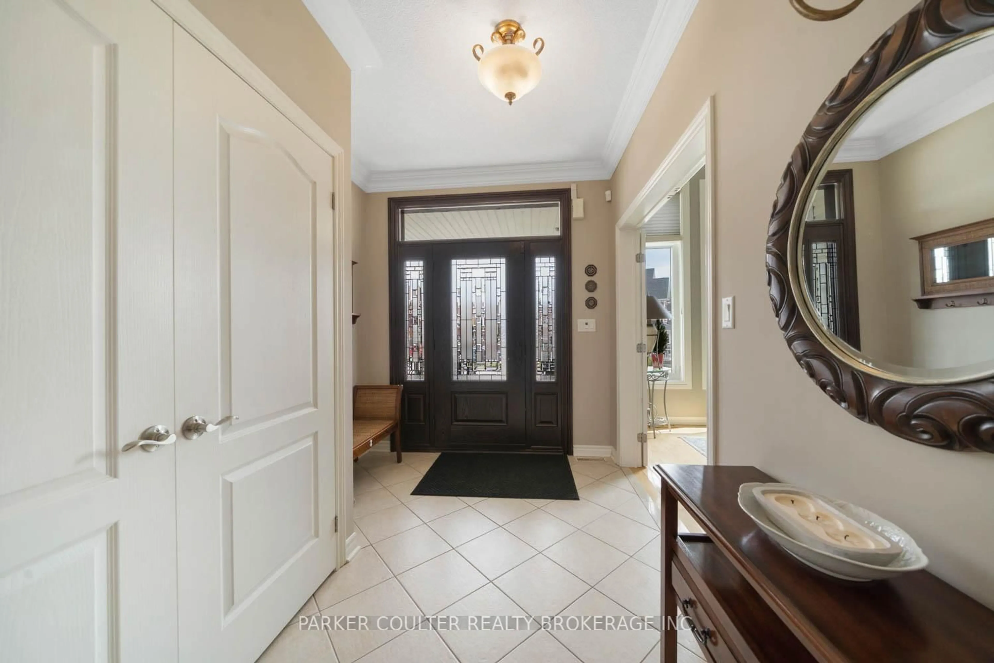 Indoor entryway for 14 Regalia Way, Barrie Ontario L4M 7H7