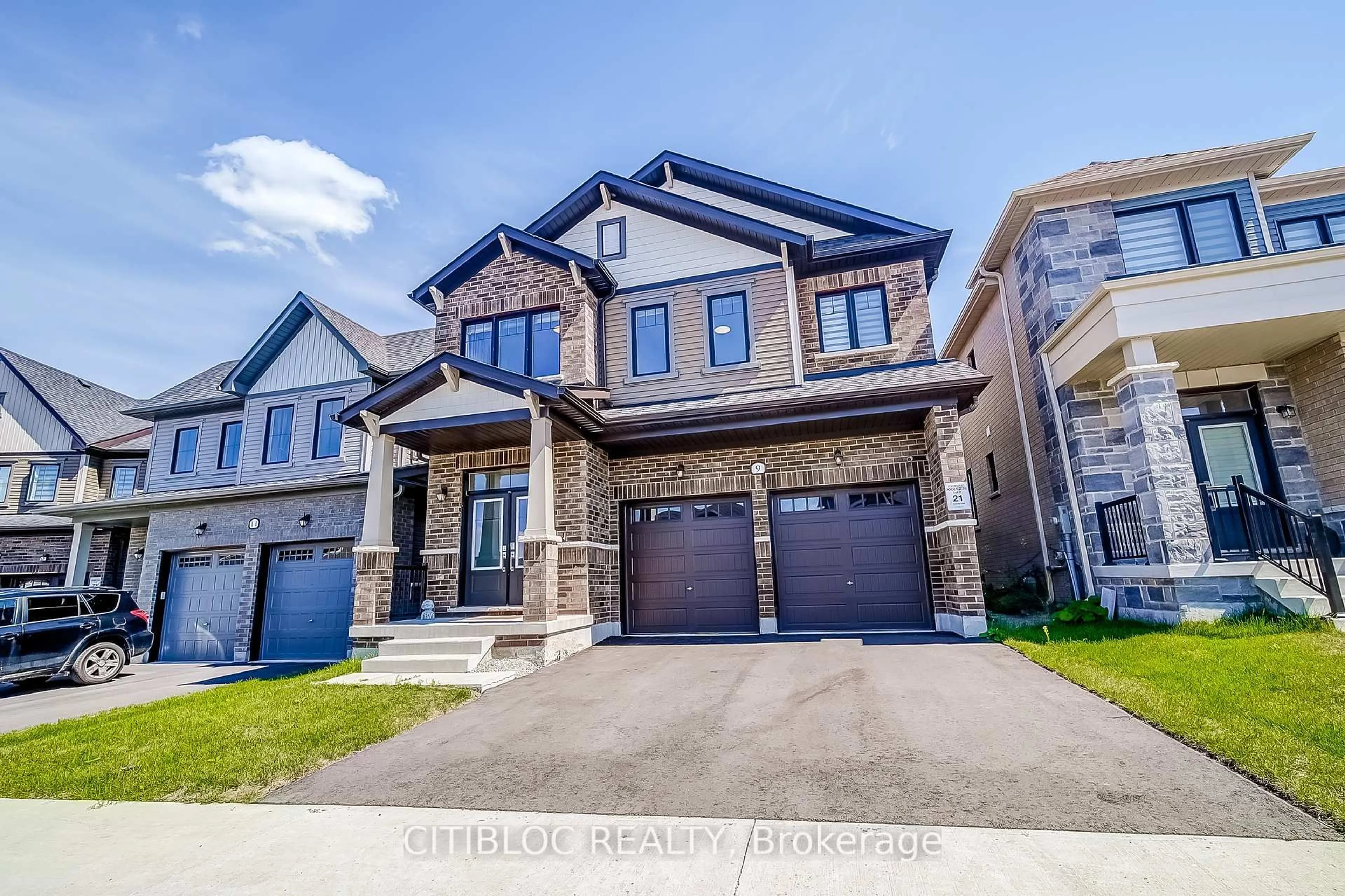 Home with brick exterior material, street for 9 Abbey Cres, Barrie Ontario L9J 0B7