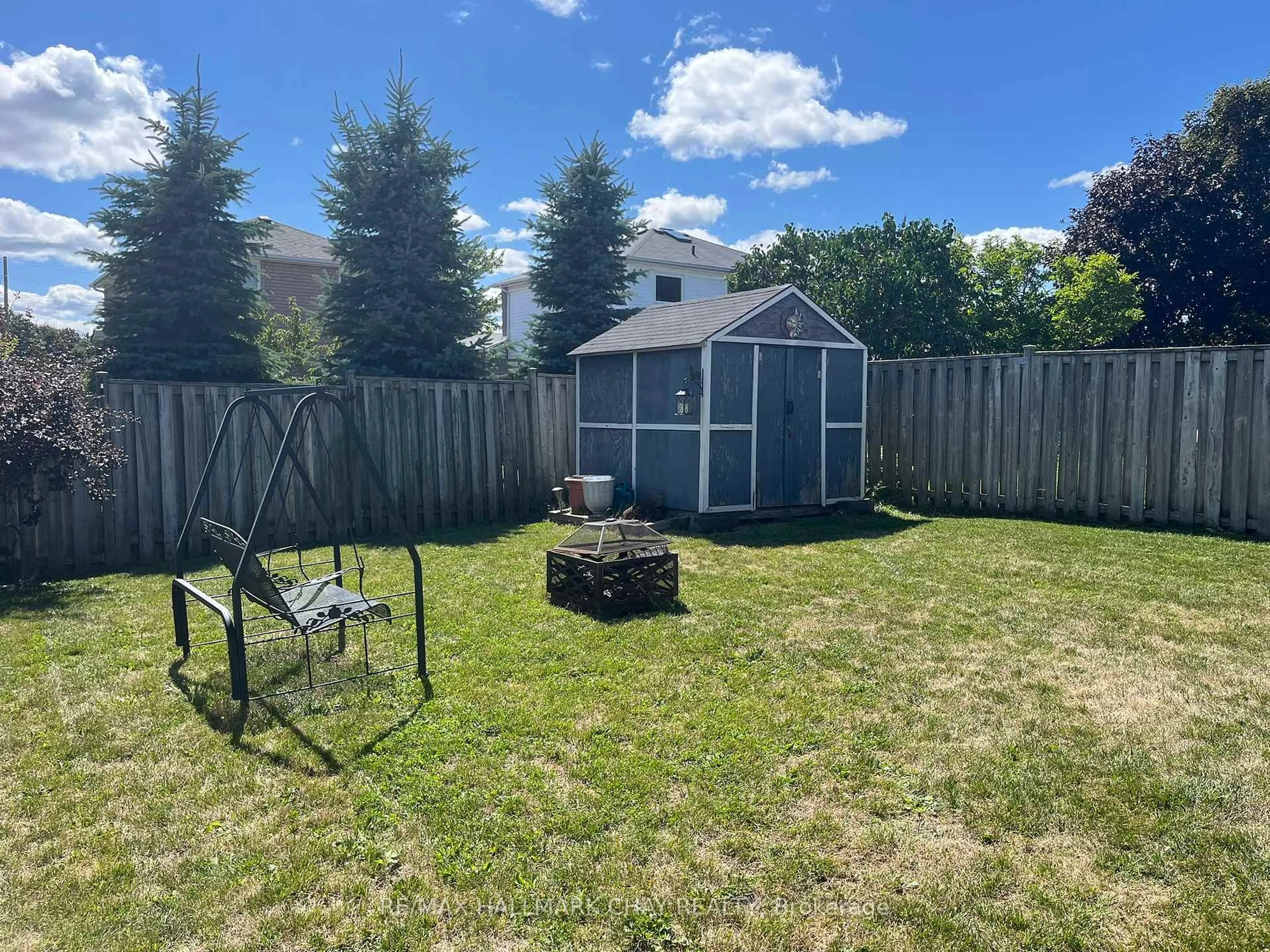 Shed for 29 Charleson Dr, Barrie Ontario L4N 8N6