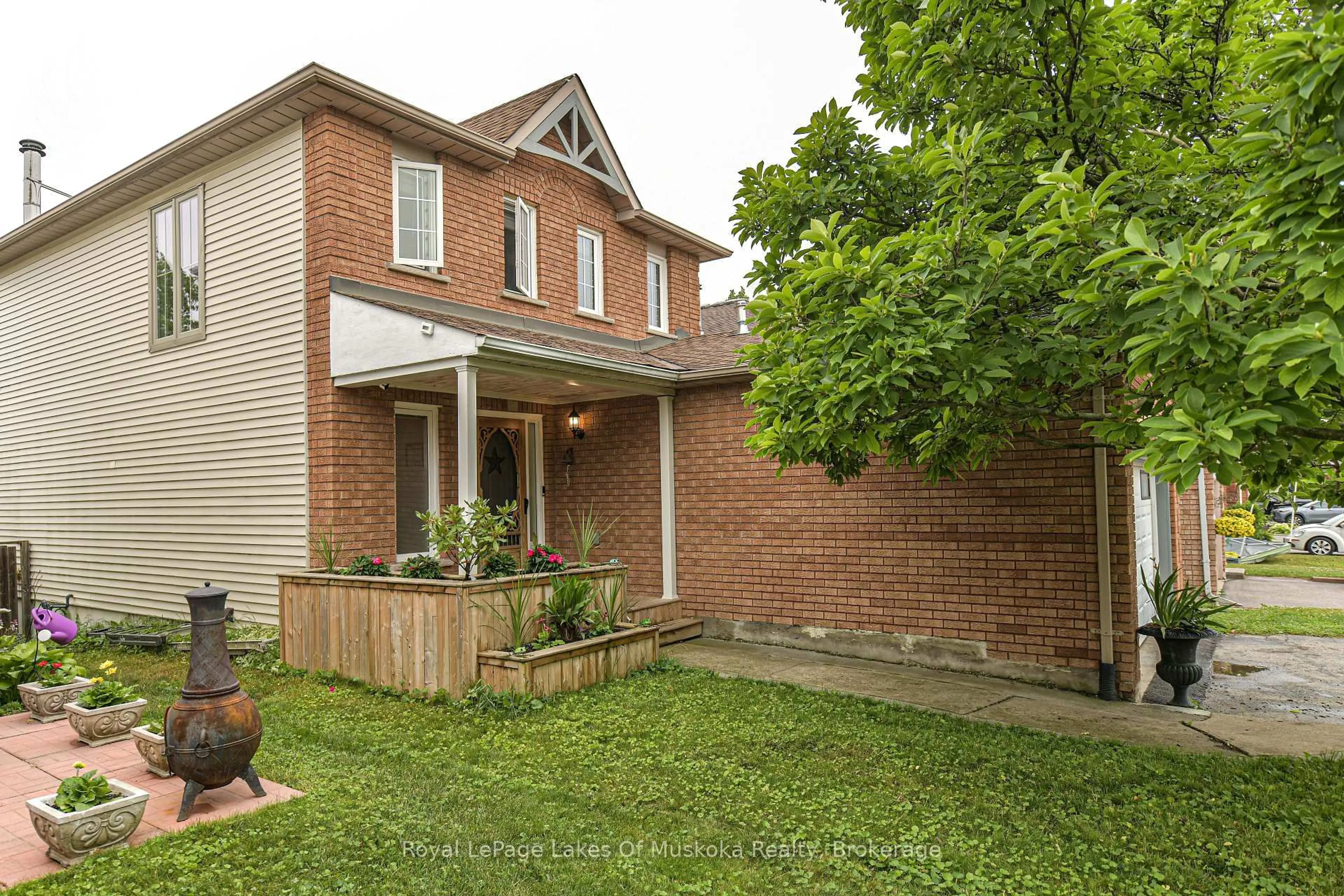 Home with brick exterior material, street for 41 Penton Dr, Barrie Ontario L4N 7A3