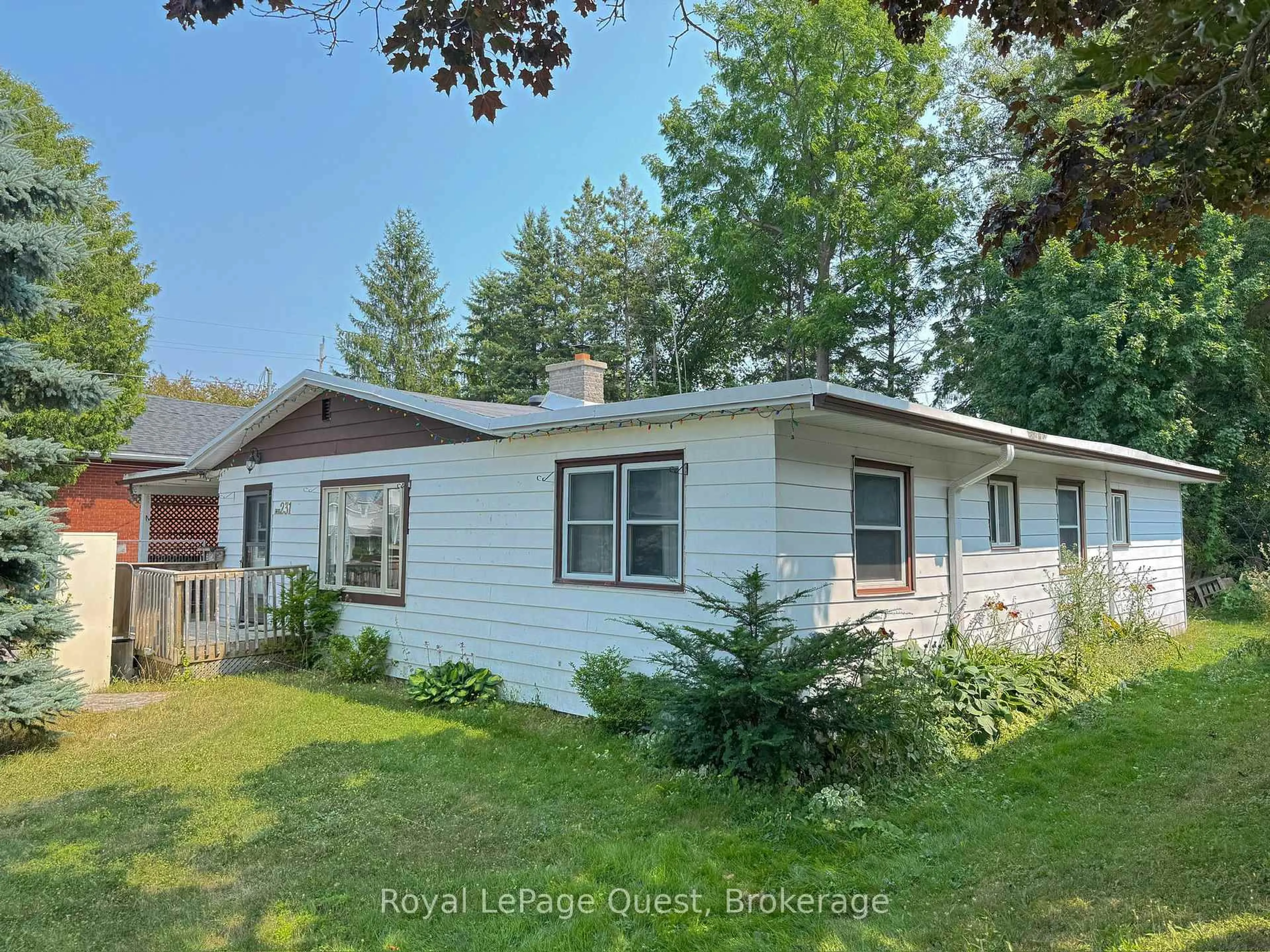 Home with vinyl exterior material, street for 231 Barnett Ave, Midland Ontario L4R 1N2