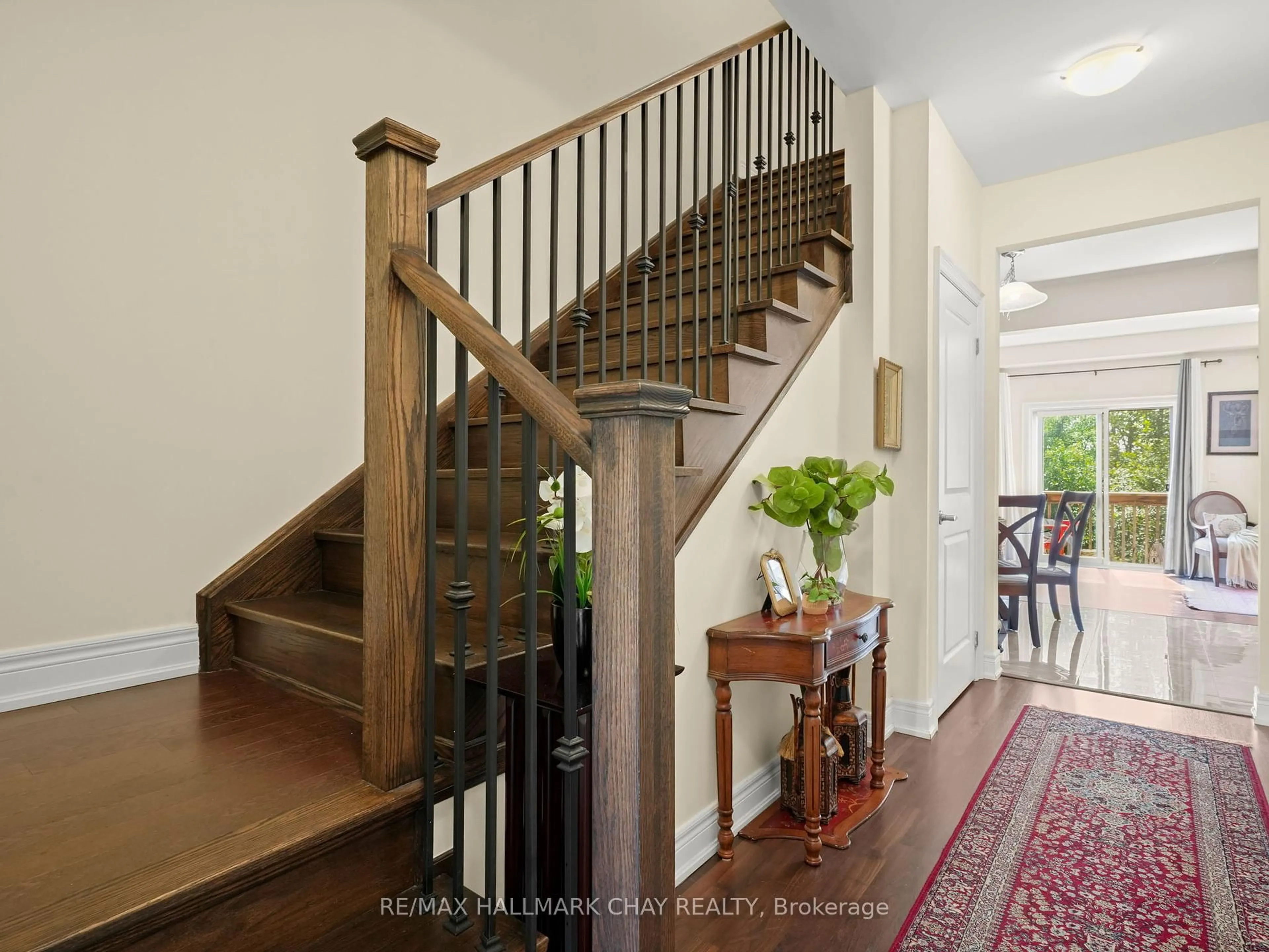 Indoor foyer for 279 Atkinson St, Clearview Ontario L0M 1S0