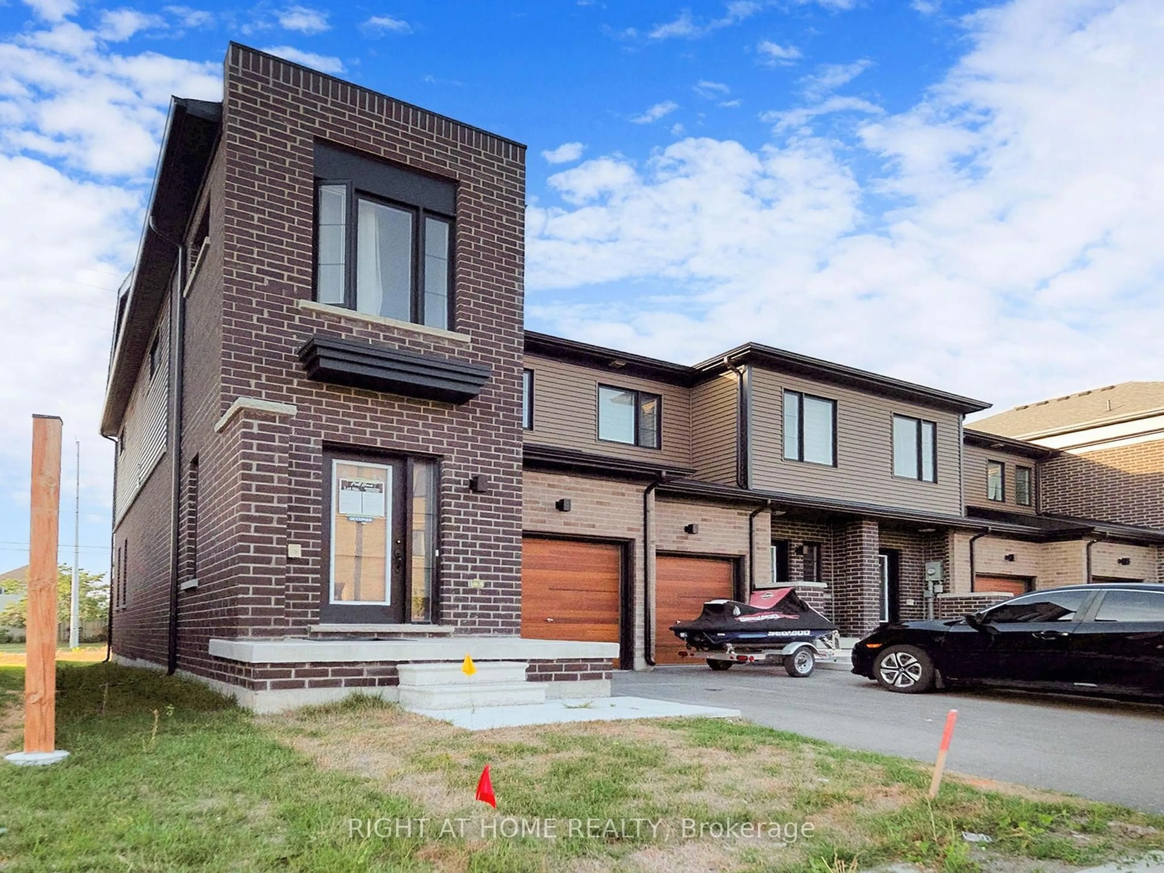 Home with brick exterior material, street for 33 Pumpkin Corner Cres, Barrie Ontario L9J 0C2