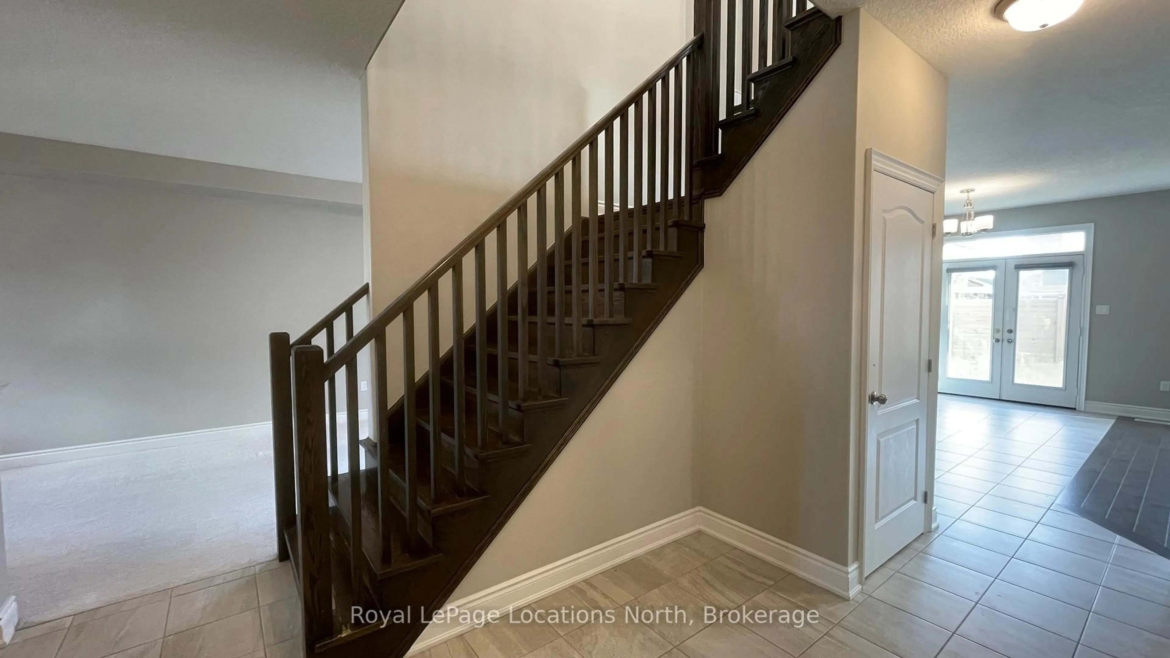 Stairs for 192 Findlay Dr, Collingwood Ontario L9Y 0Z1