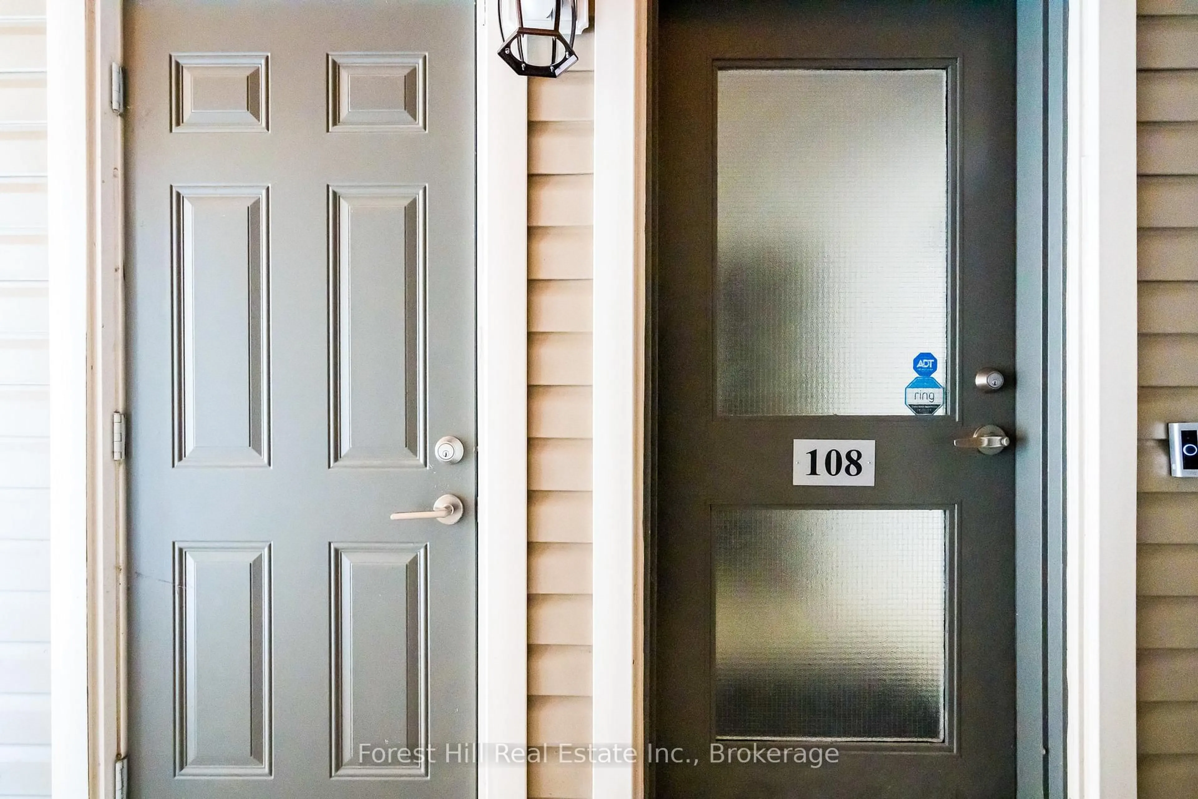 Indoor entryway for 2 ANCHORAGE Cres #108, Collingwood Ontario L9Y 0Y6
