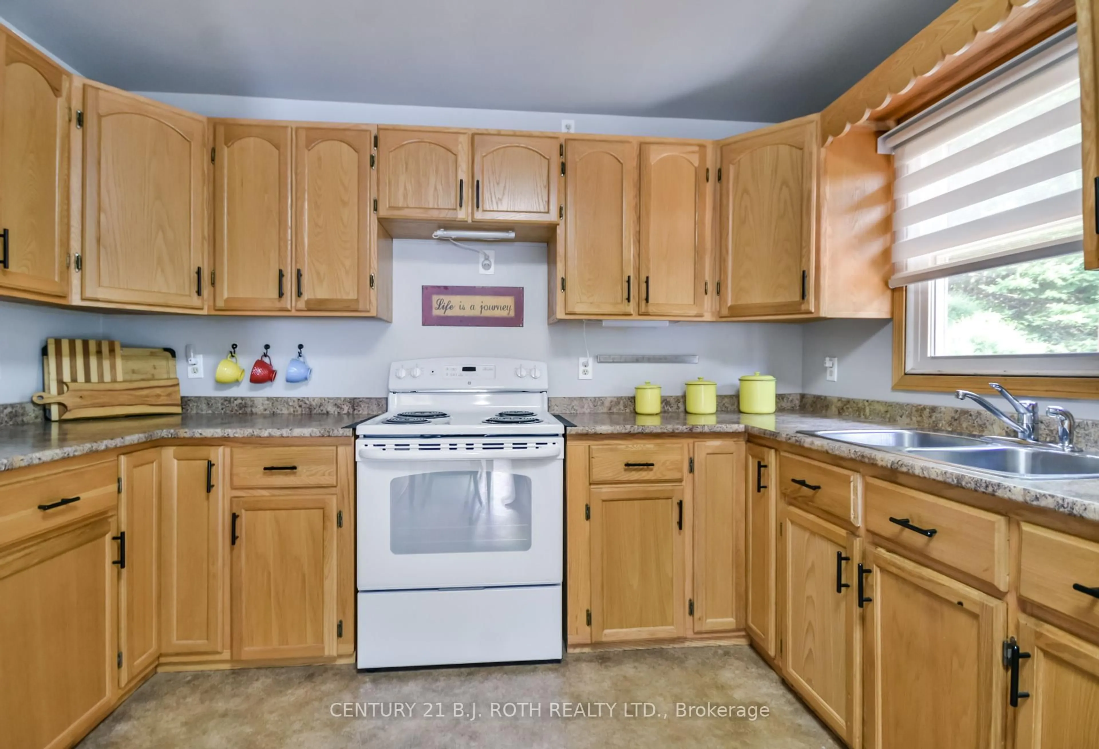 Standard kitchen, unknown for 1039 Division Rd, Severn Ontario L3V 0X5