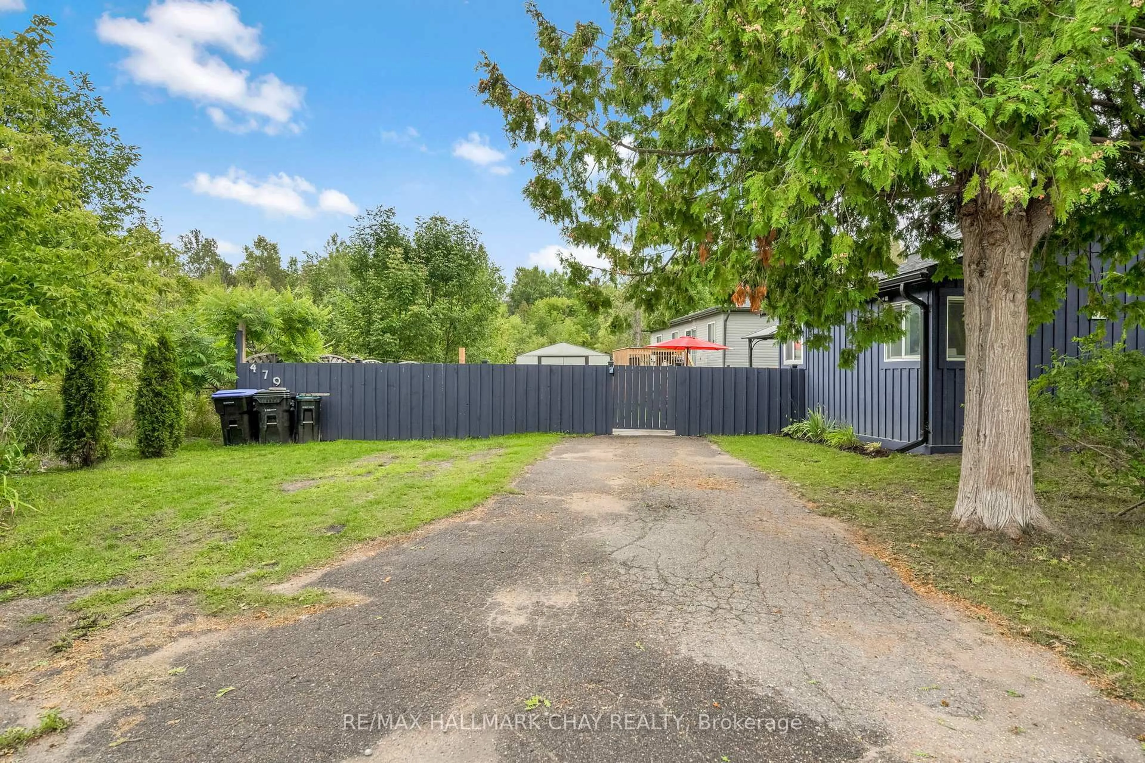 A pic from outside/outdoor area/front of a property/back of a property/a pic from drone, street for 479 Margaret St, Tay Ontario L0K 1R0
