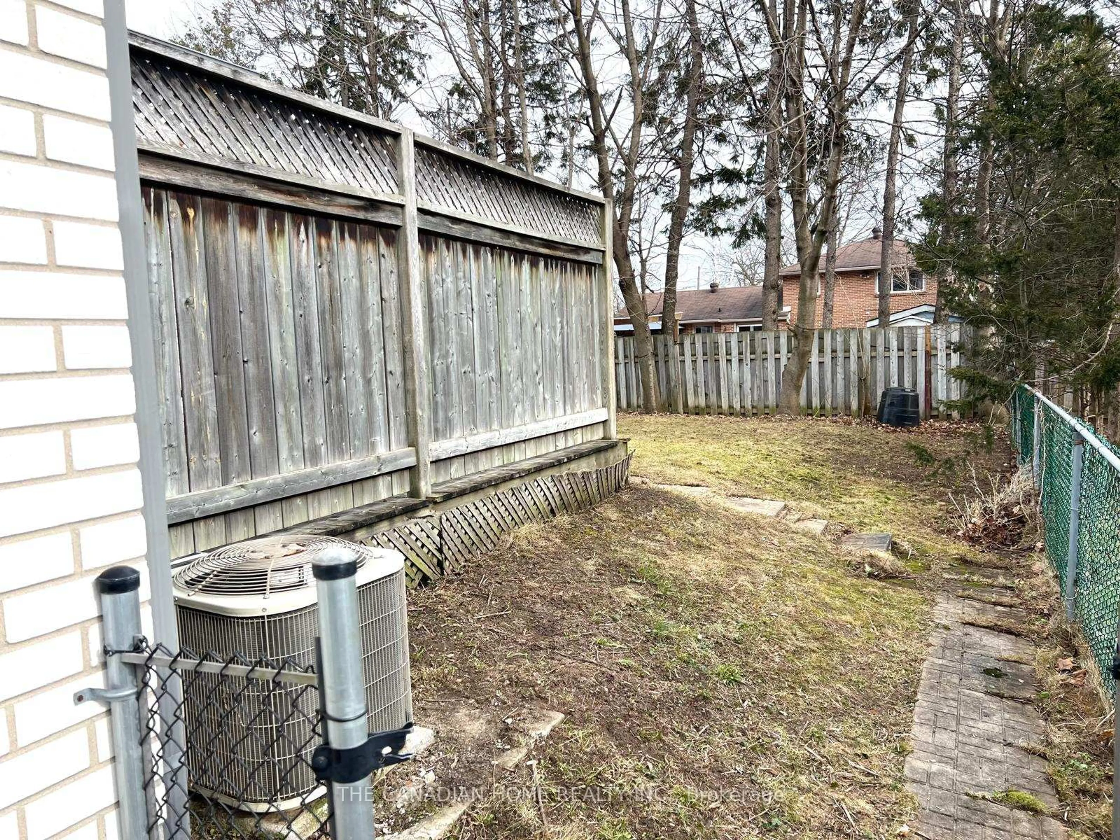 Shed for 223 Rose St, Barrie Ontario L4M 2V3