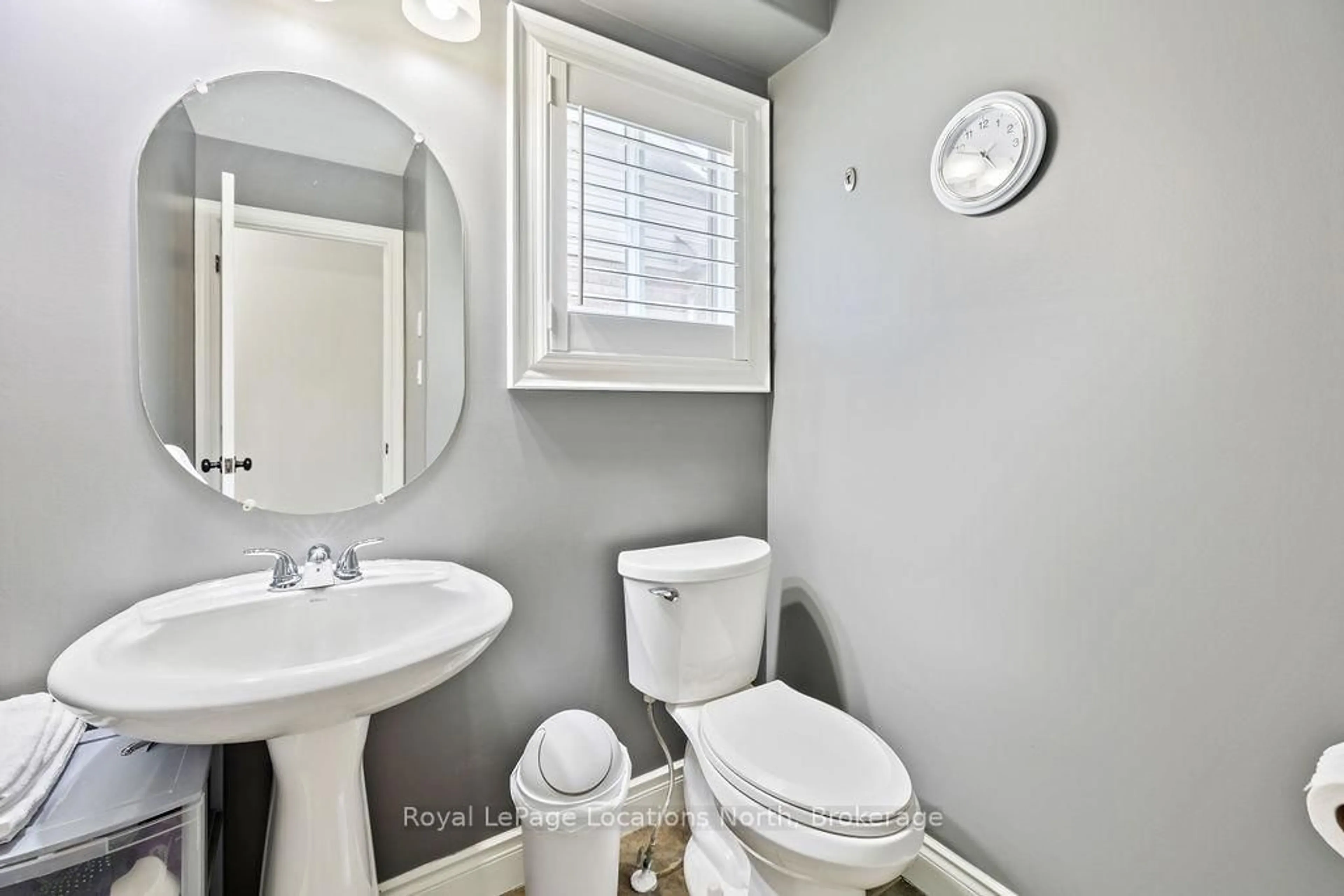 Standard bathroom, ceramic/tile floor for 115 Chamberlain Cres, Collingwood Ontario L9Y 0E6