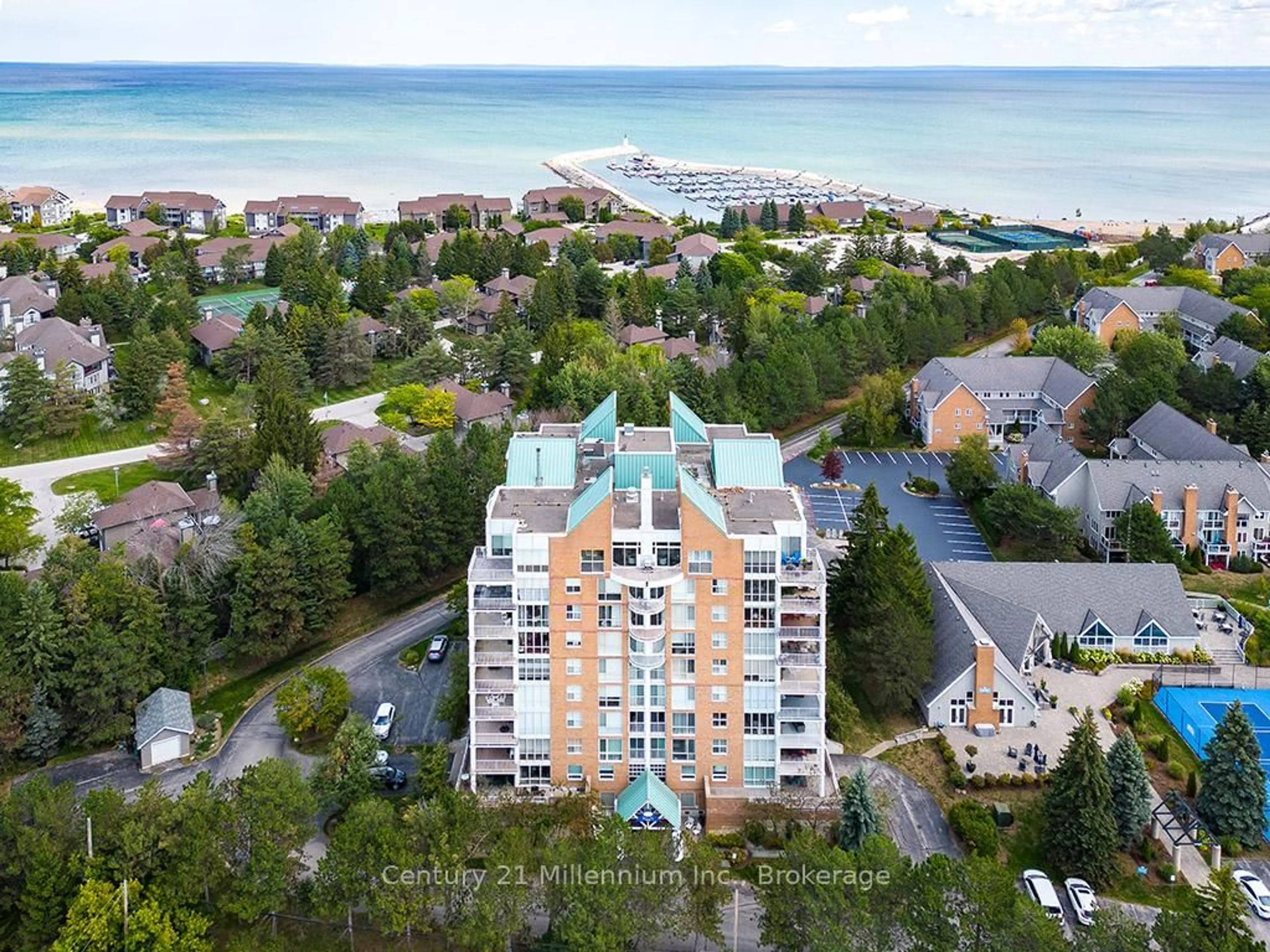A pic from outside/outdoor area/front of a property/back of a property/a pic from drone, city buildings view from balcony for 24 Ramblings Way #703, Collingwood Ontario L9Y 5C6