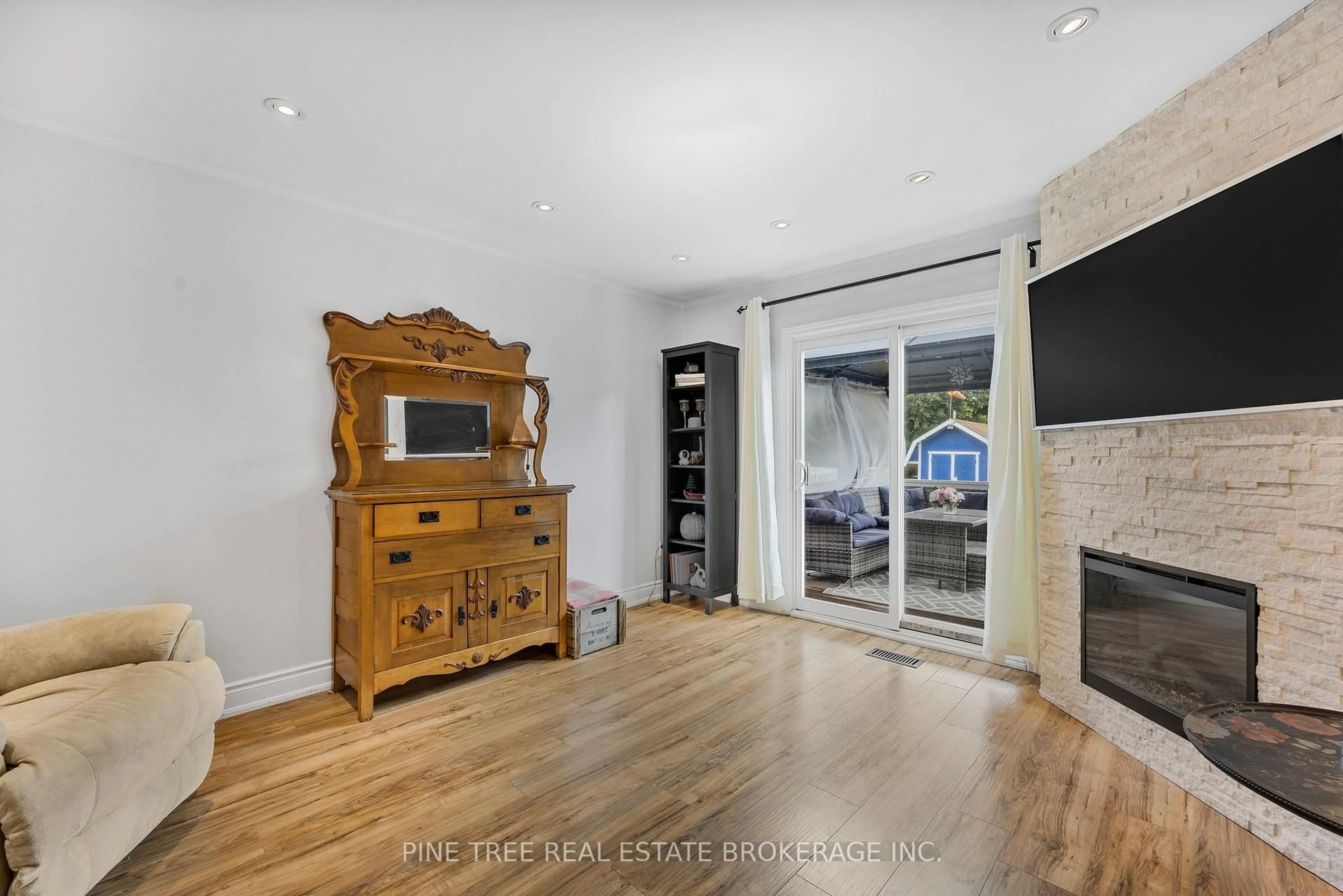 Unknown for 85 Elizabeth St, Barrie Ontario L4N 6P2