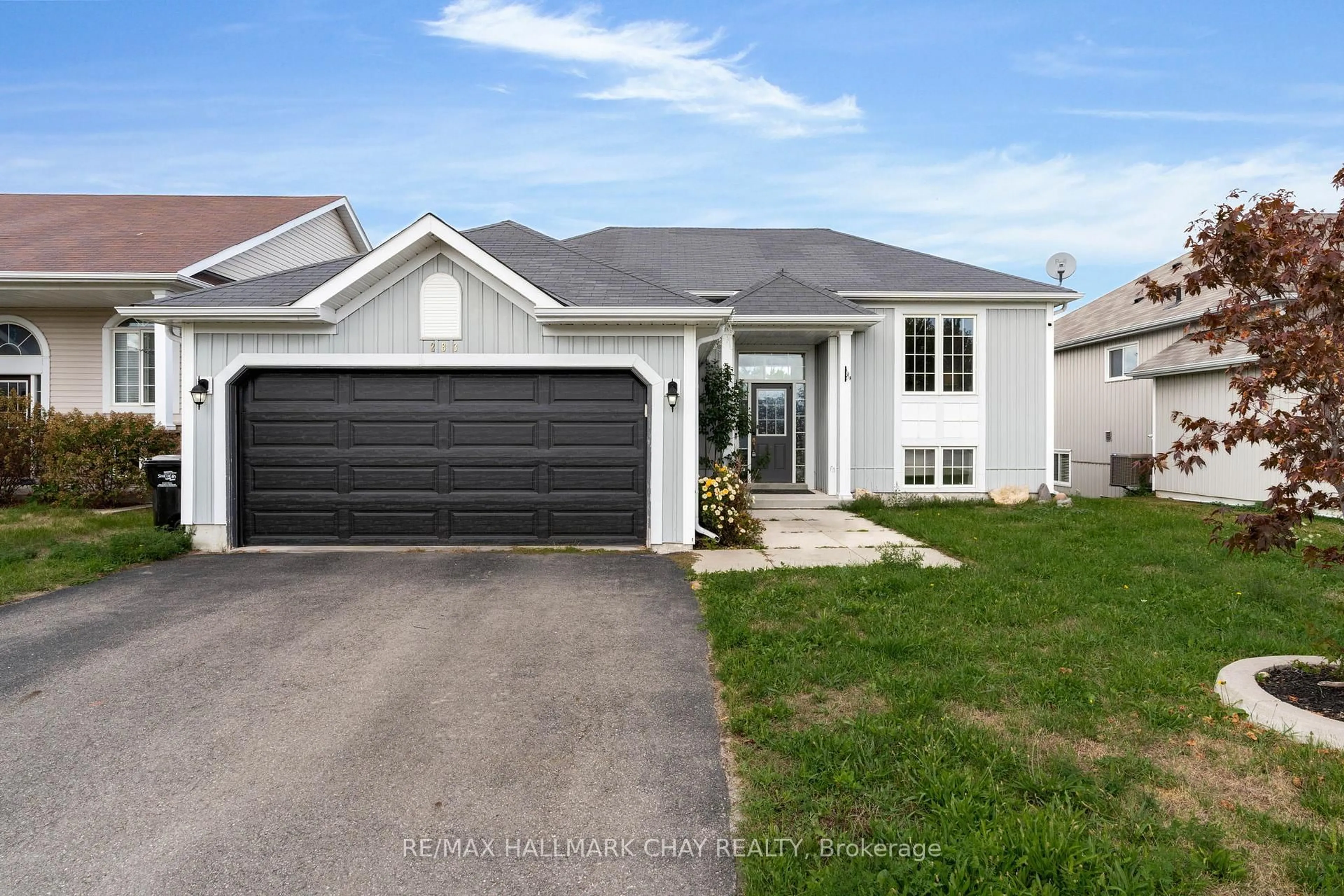 Home with vinyl exterior material, street for 283 Regina St, Clearview Ontario L0M 1S0