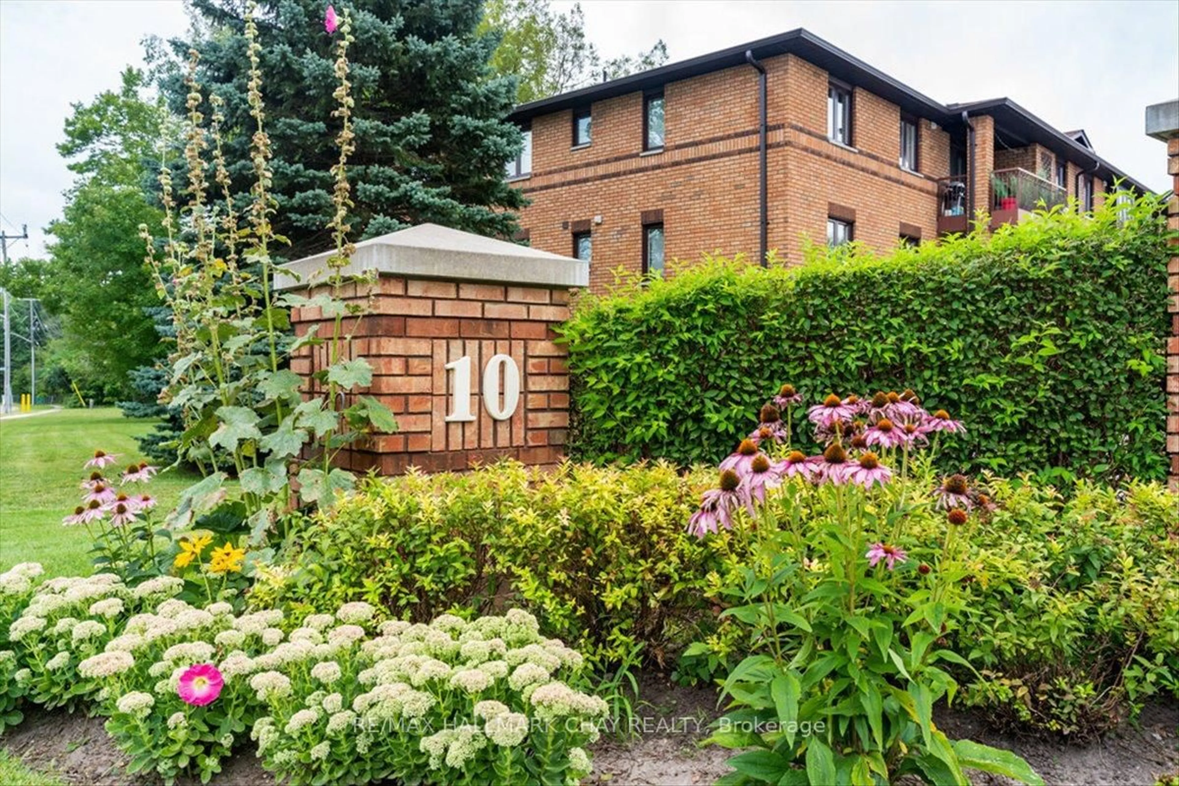 Patio, street for 10 Coulter St #335, Barrie Ontario L4N 6S2