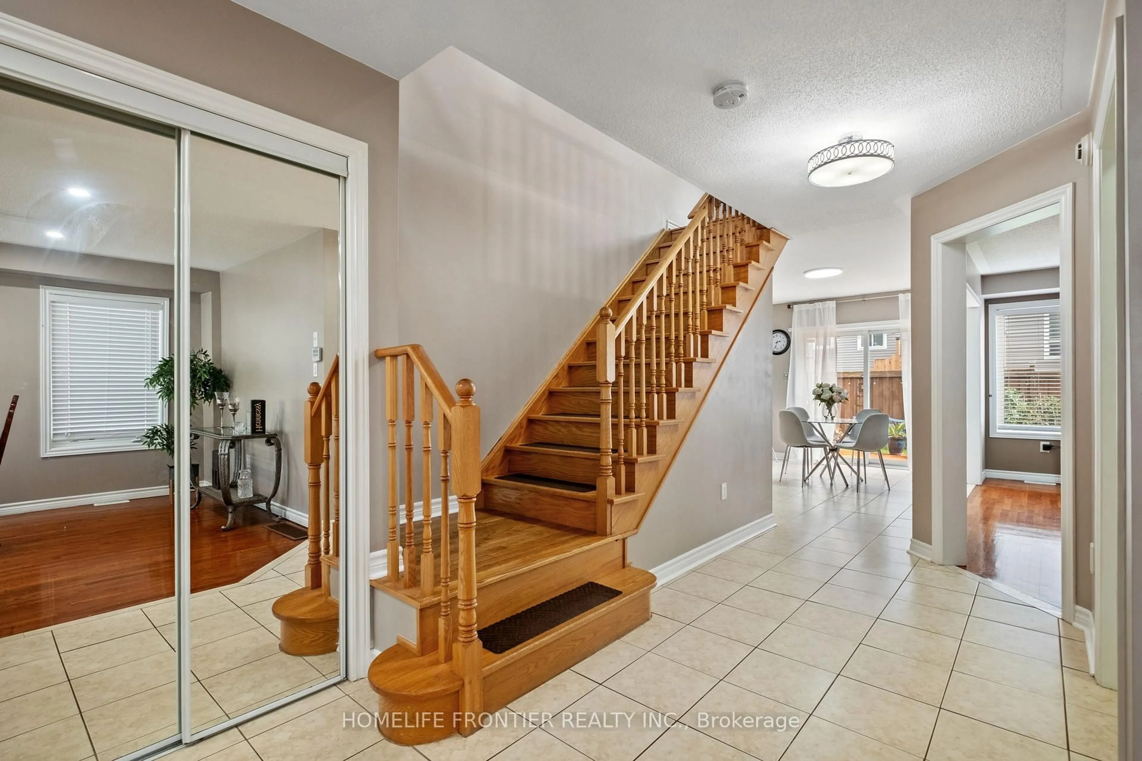 Unknown for 11 Maple Crown Terr, Barrie Ontario L4M 7H3