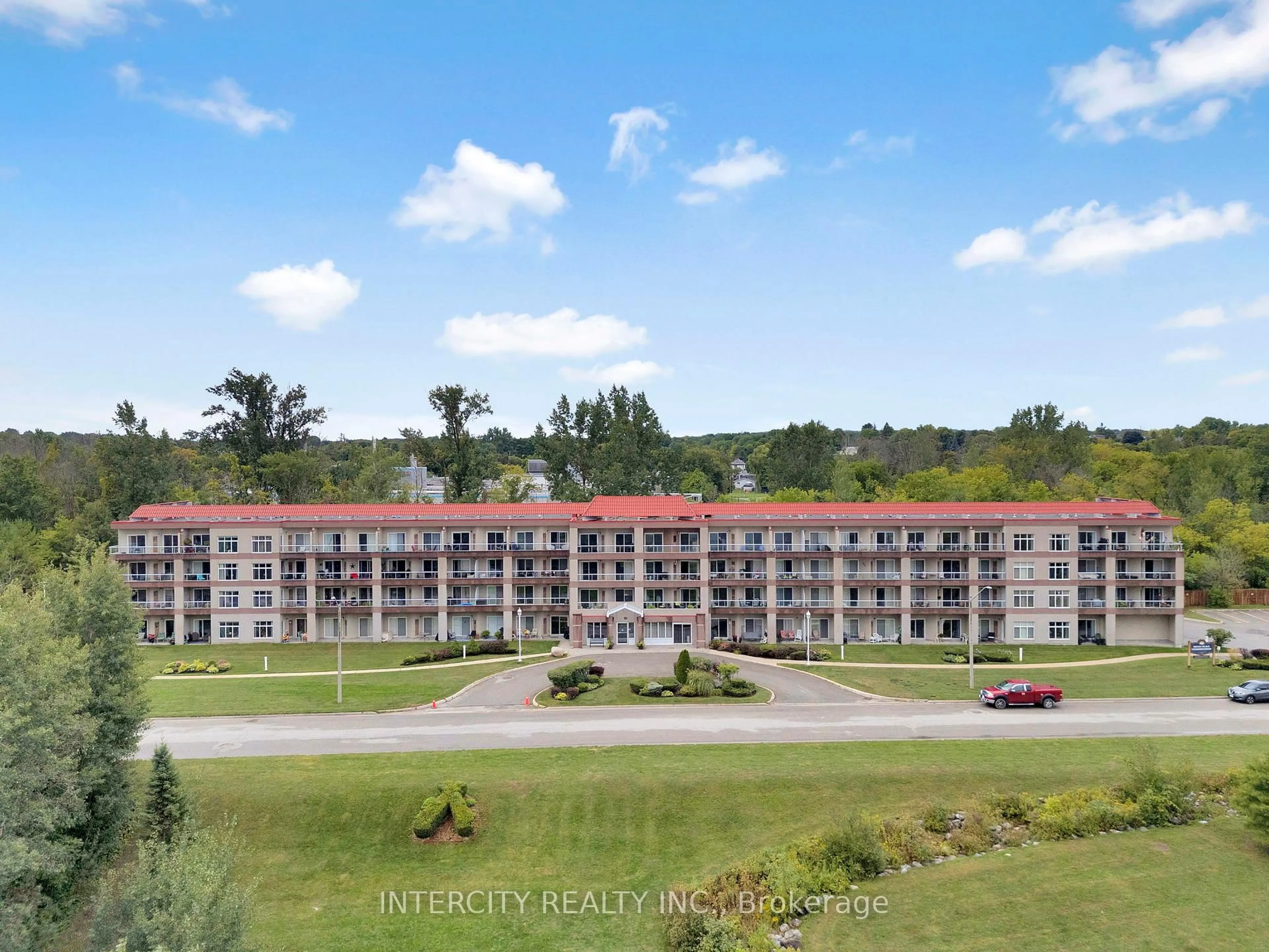 A pic from outside/outdoor area/front of a property/back of a property/a pic from drone, water/lake/river/ocean view for 280 Aberdeen Blvd #PH12, Midland Ontario L4R 5N4