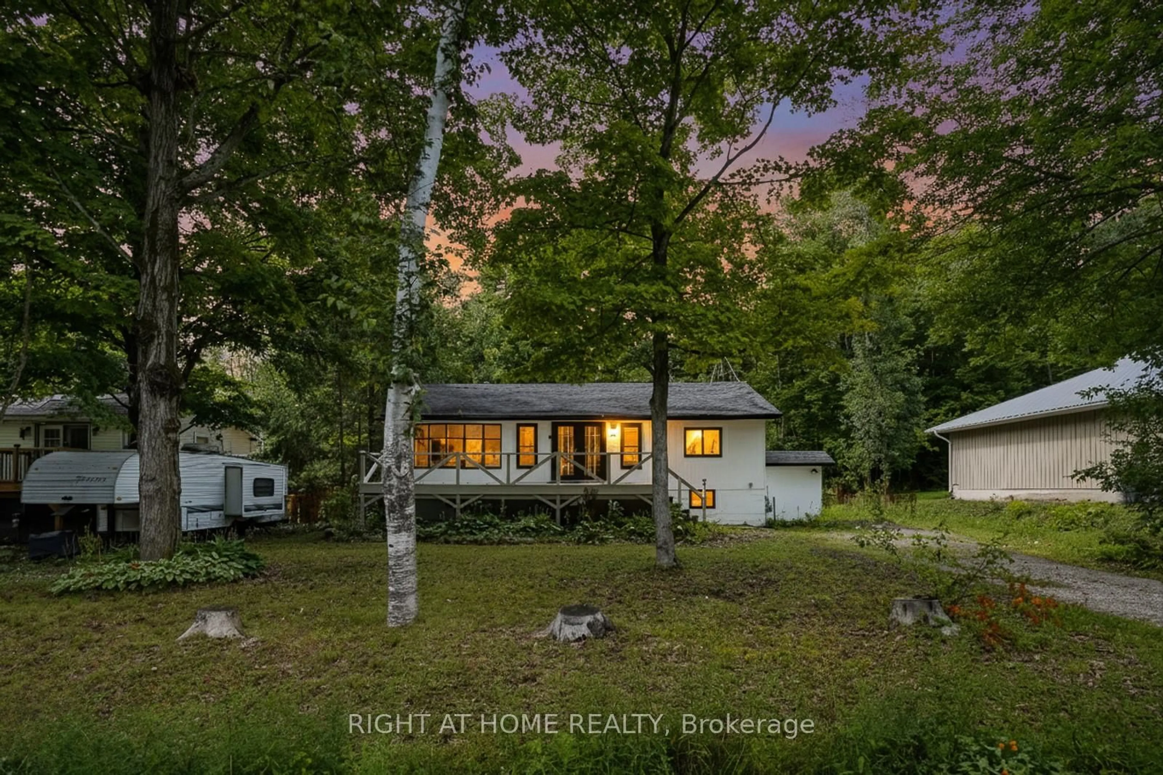 A pic from outside/outdoor area/front of a property/back of a property/a pic from drone, water/lake/river/ocean view for 29 NIDA Dr, Tiny Ontario L9M 0B3