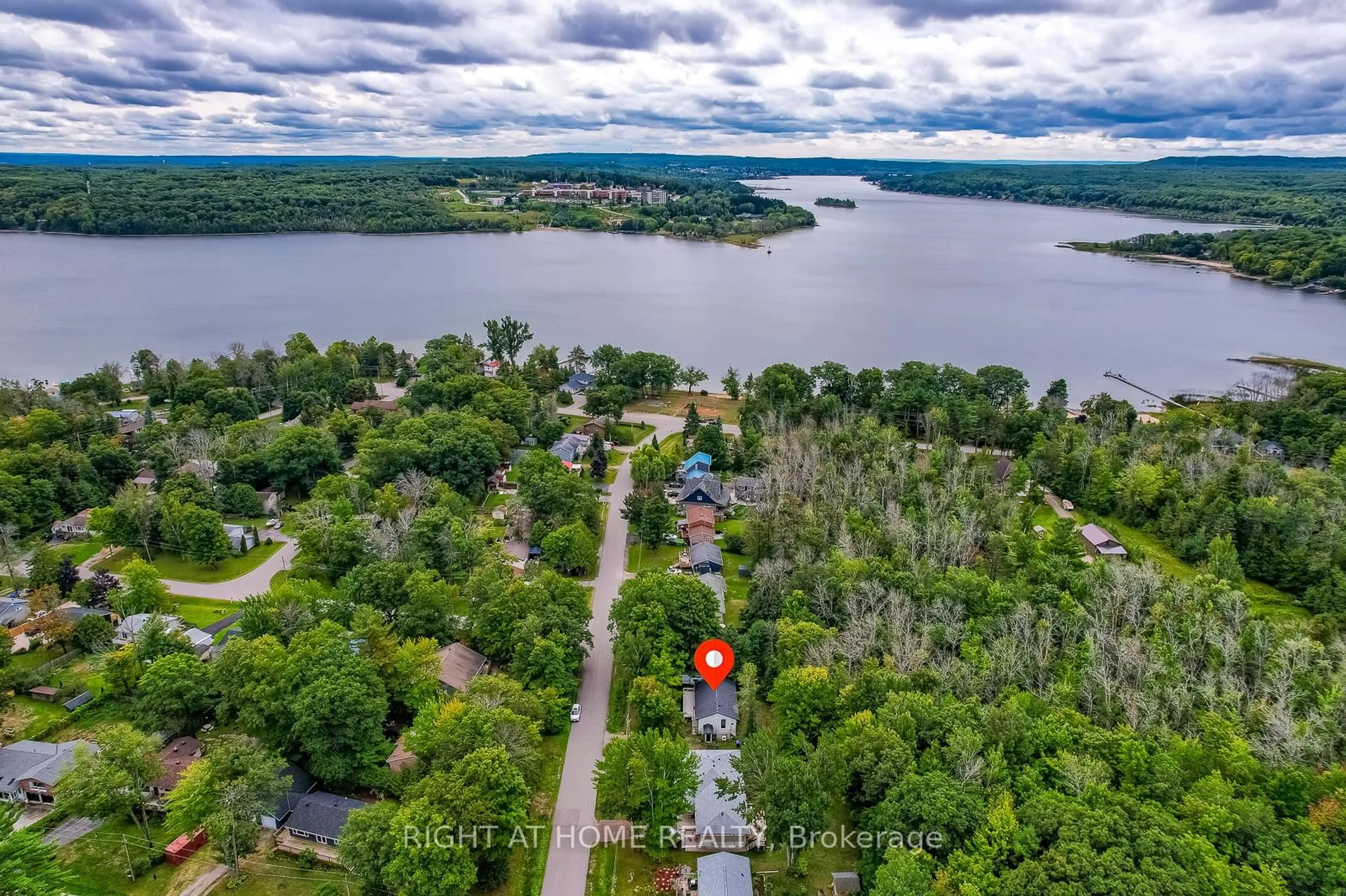 A pic from outside/outdoor area/front of a property/back of a property/a pic from drone, water/lake/river/ocean view for 29 NIDA Dr, Tiny Ontario L9M 0B3