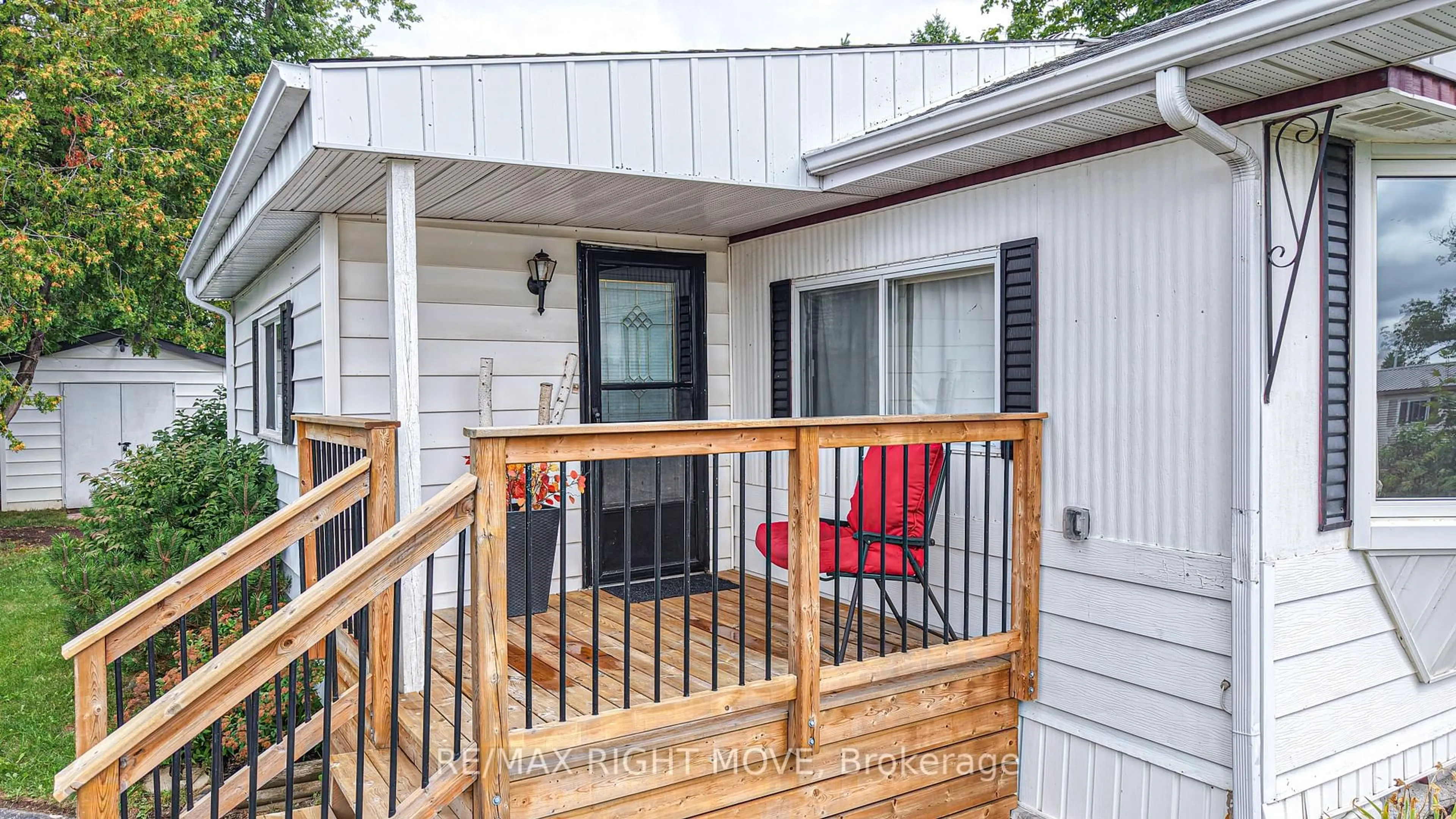 Home with vinyl exterior material, unknown for 17 Balantrae Dr, Oro-Medonte Ontario L3V 0P9