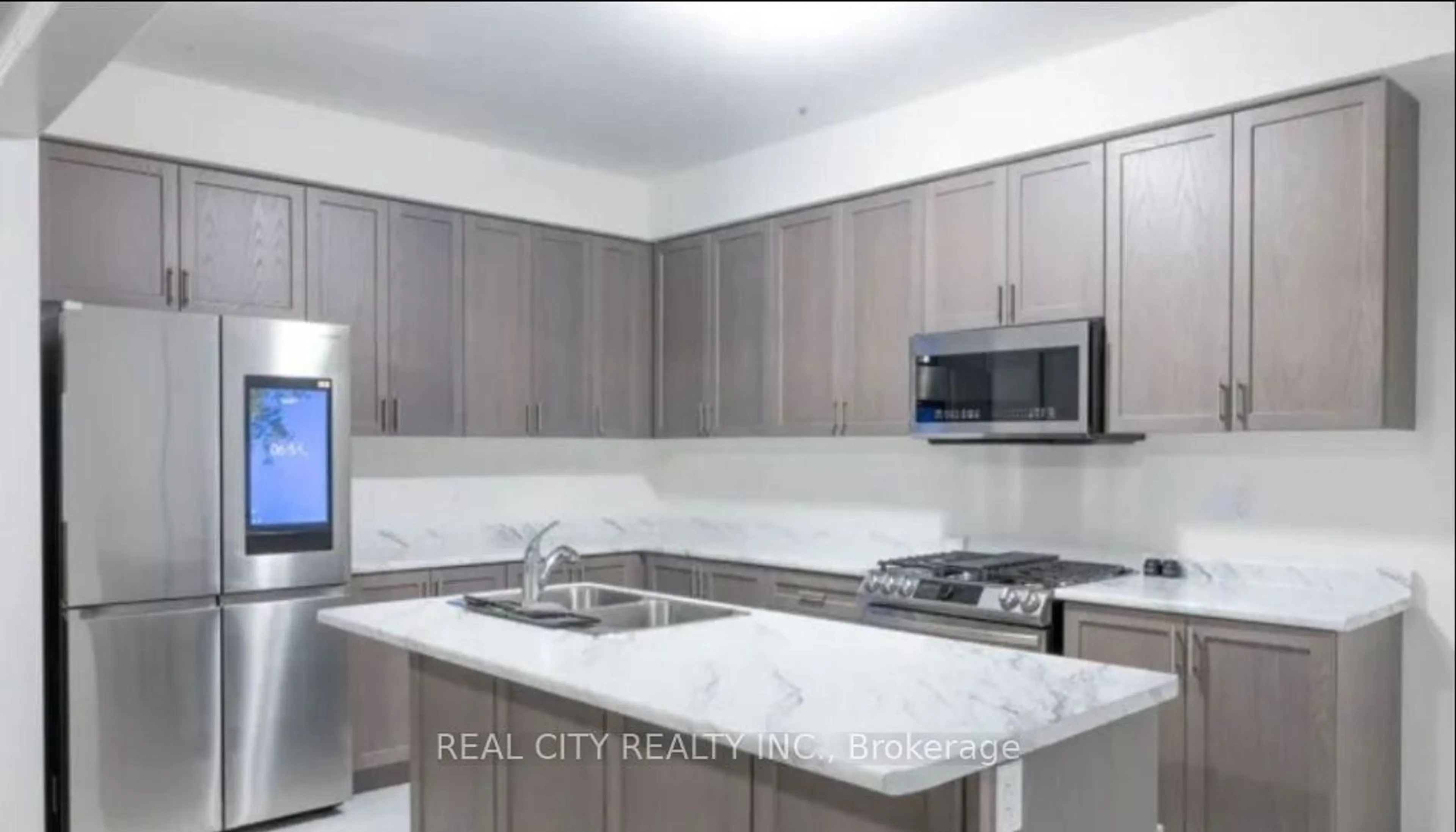 Open concept kitchen, ceramic/tile floor for 28 Bannister Rd, Barrie Ontario L9S 2Z8
