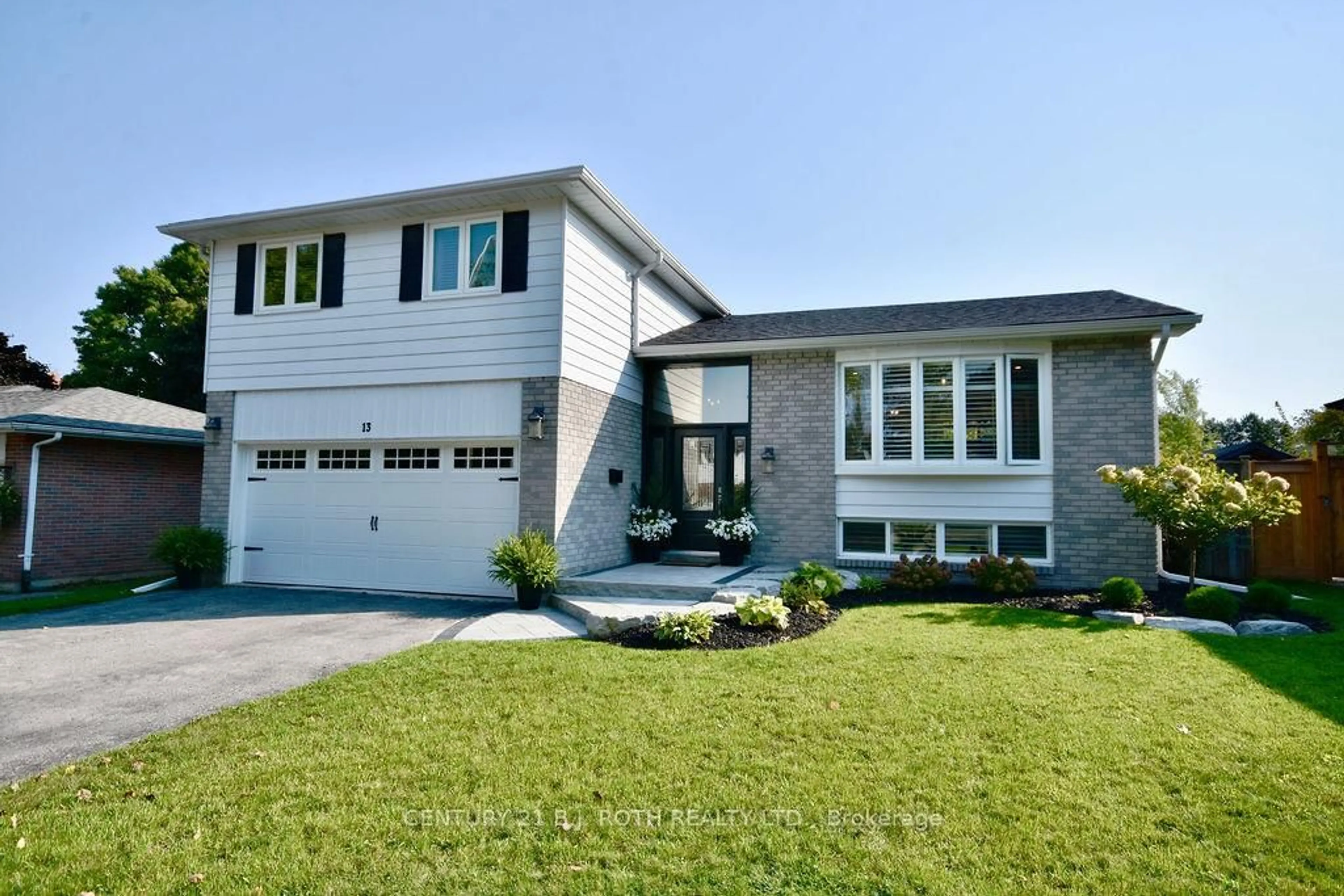 Home with vinyl exterior material, street for 13 Clover Ave, Barrie Ontario L4N 3M7
