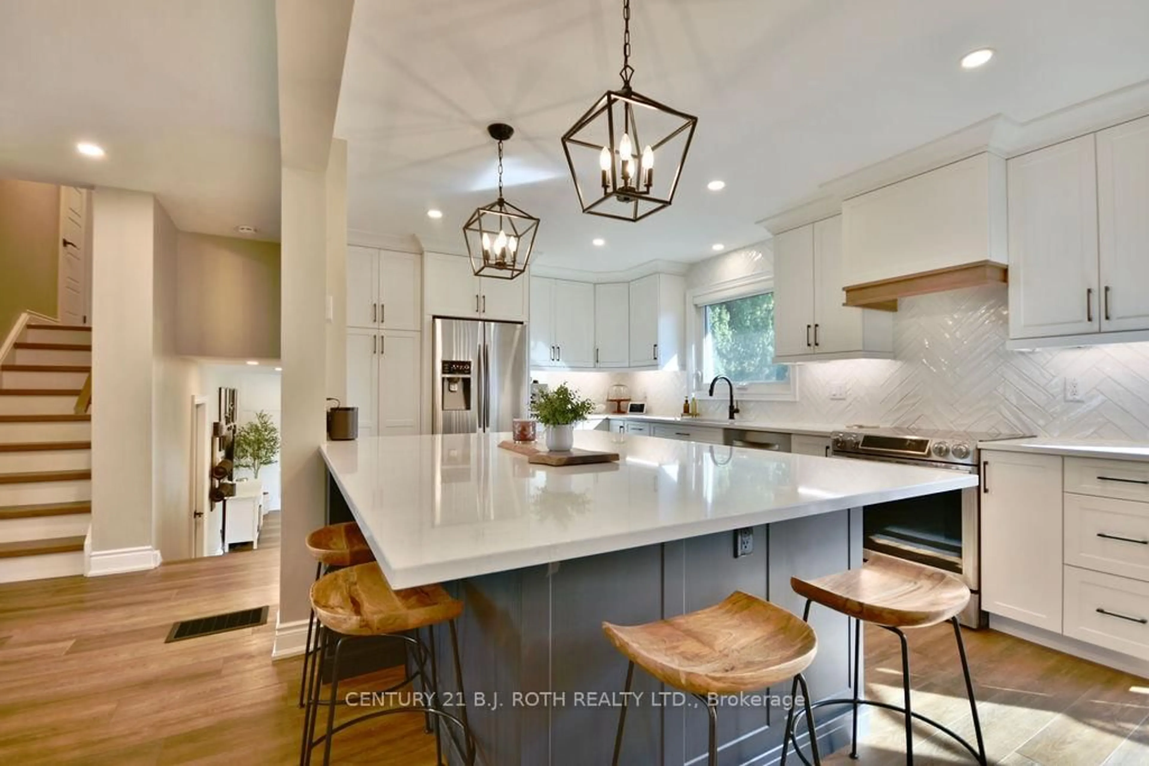 Open concept kitchen, ceramic/tile floor for 13 Clover Ave, Barrie Ontario L4N 3M7