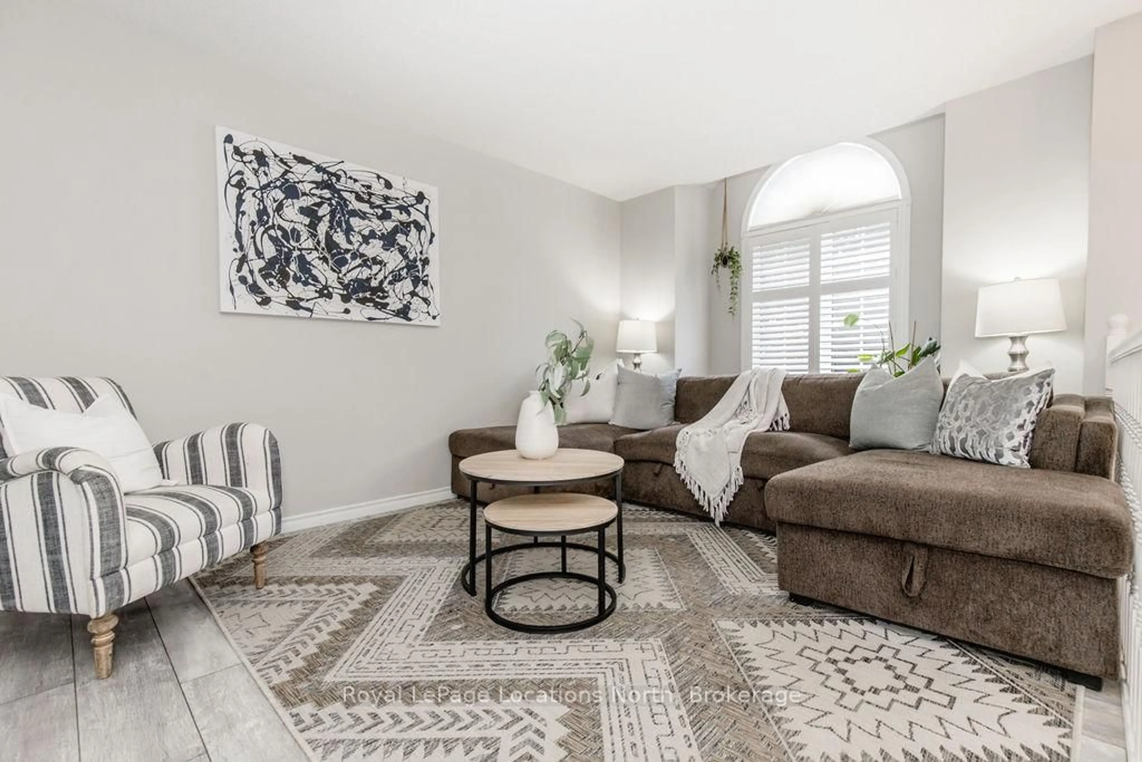 Living room with furniture, unknown for 115 58th St, Wasaga Beach Ontario L9Z 2Z1