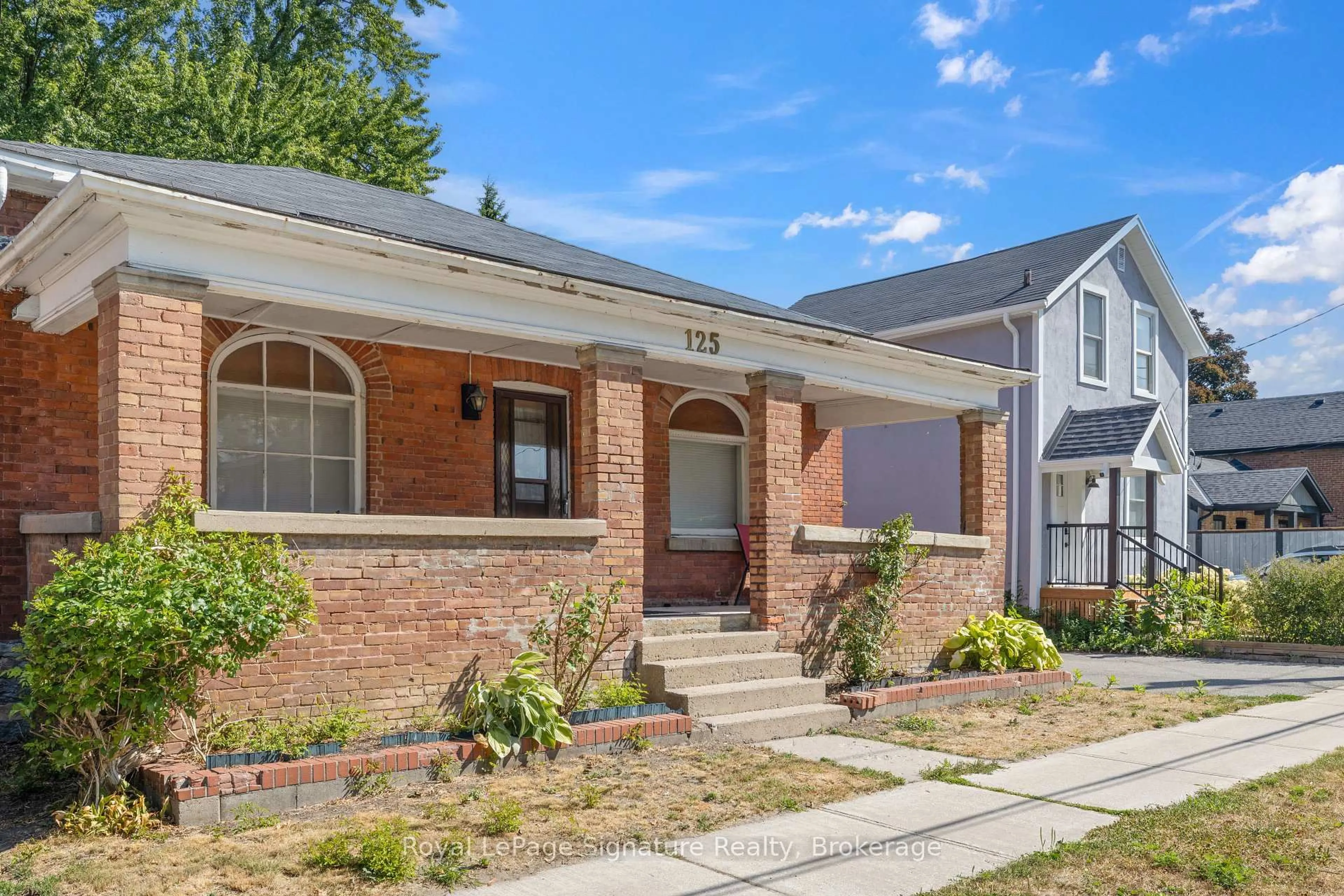 Home with brick exterior material, street for 125 Fourth St, Collingwood Ontario L9Y 1R6